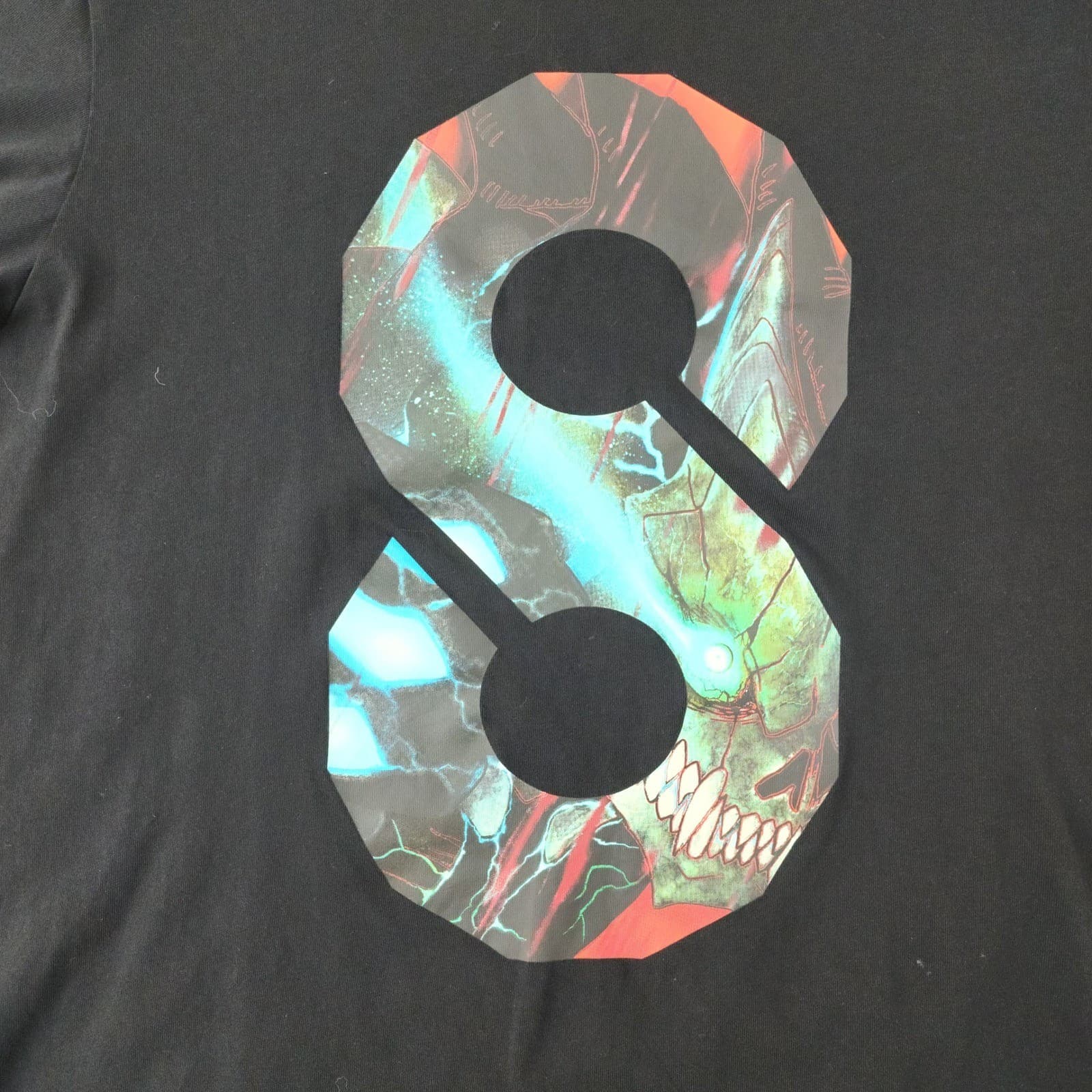 Uniqlo UT Kaiju No. 8 Graphic T-Shirt Mens Large Black Anime Manga Tee 469941 - Thumbnail 5