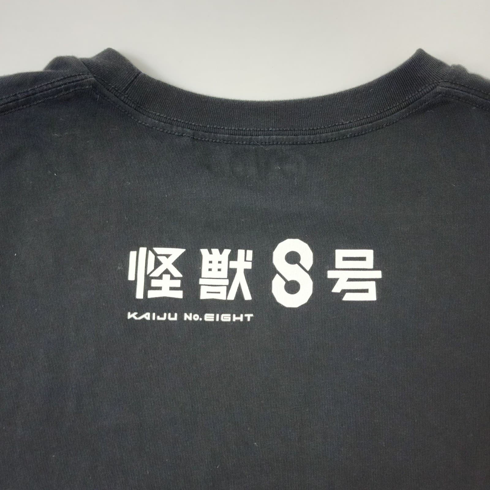 Uniqlo UT Kaiju No. 8 Graphic T-Shirt Mens Large Black Anime Manga Tee 469941 - Thumbnail 2
