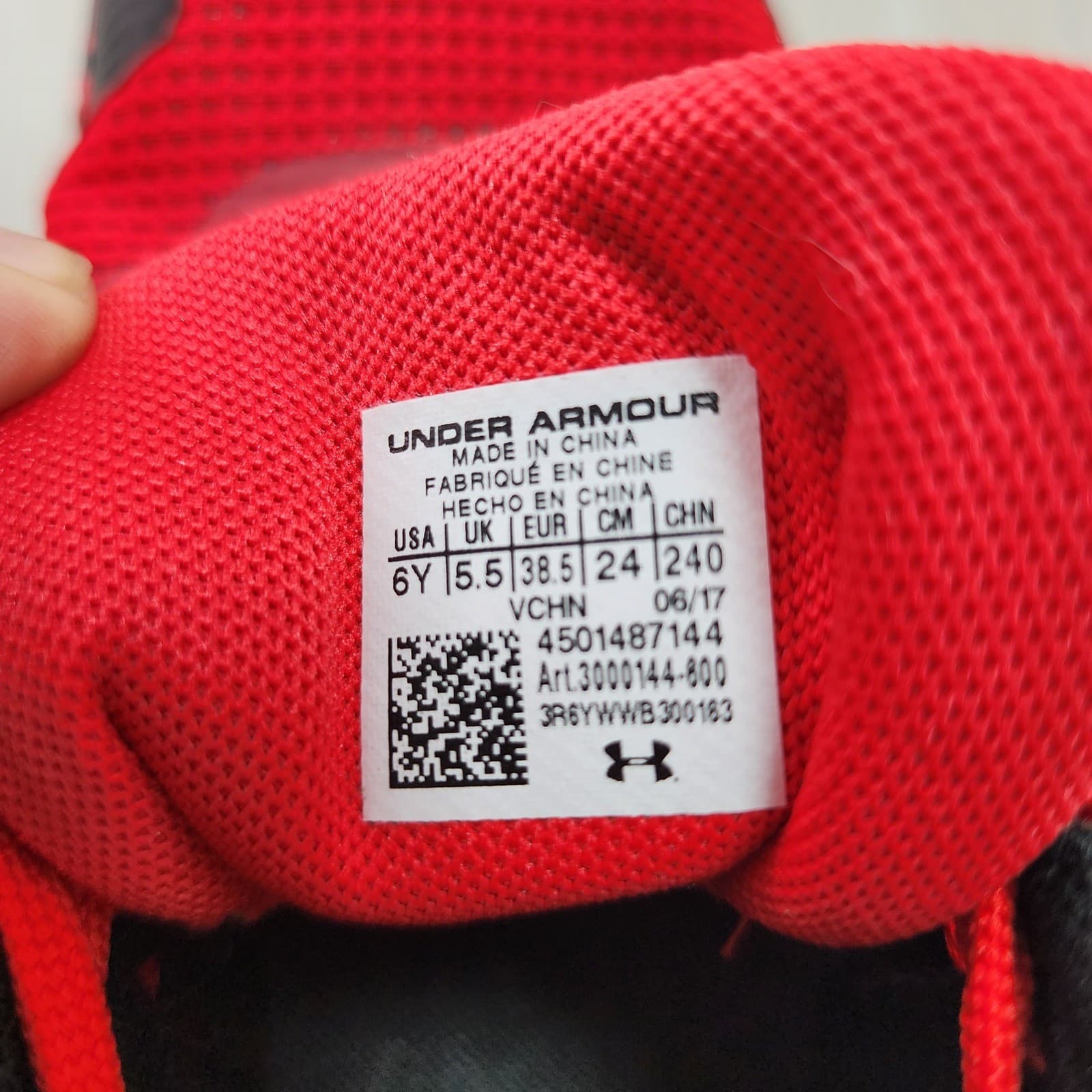 Under Armour Kids grade school Red Black Sneakers Shoes 3000144-600 Size 6Y - Thumbnail 5