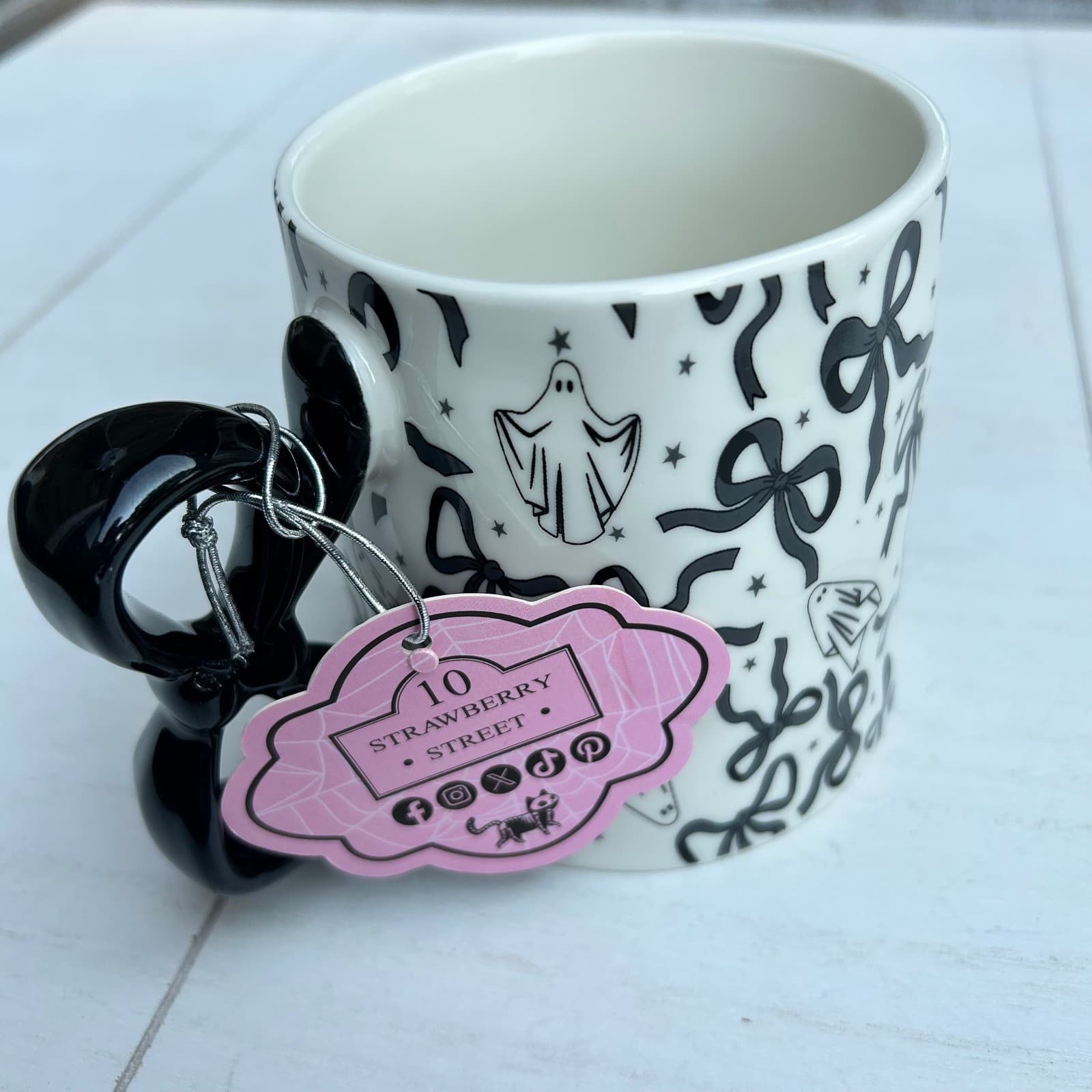 10 Strawberry Street Halloween Coffee Mug Ghost Bow Ceramic NEW