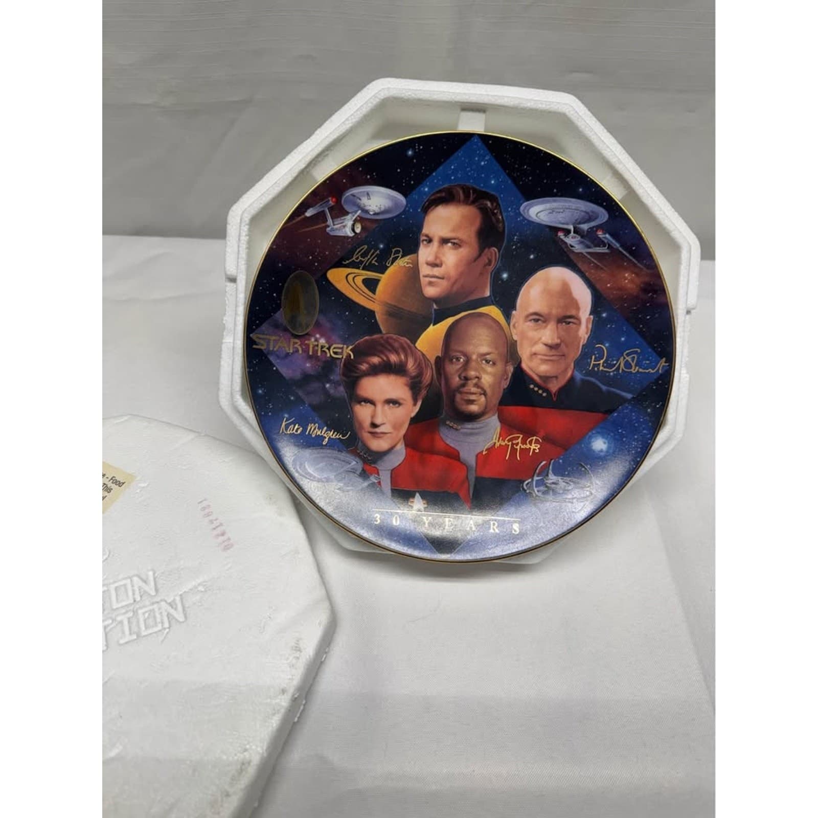 THE HAMILTON COLLECTION STAR TREK 30 YEARS CAPTAIN'S TRIBUTE PLATE