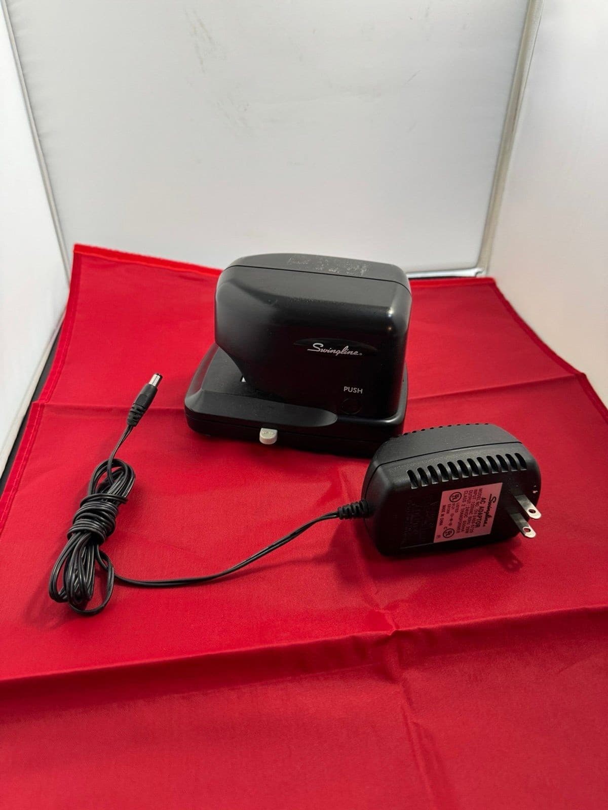 SWINGLINE CARTRIDGE ELECTRIC STAPLER 30 SHEET CAPACITY JAM FREE 69008 - BLACK