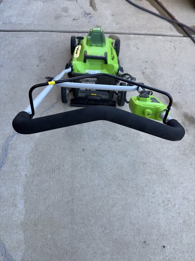Greenworks 16" 40V Cordless Lawn Mower - Thumbnail 5