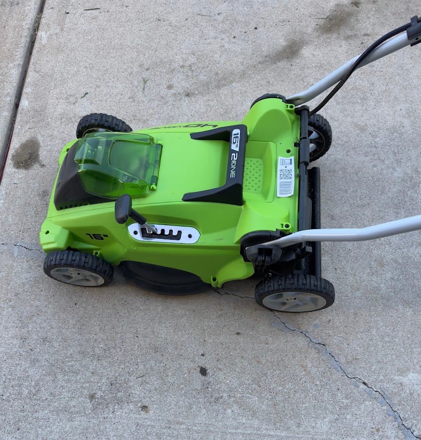 Greenworks 16" 40V Cordless Lawn Mower - Thumbnail 6