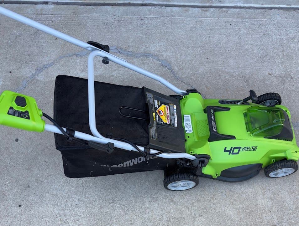 Greenworks 16" 40V Cordless Lawn Mower - Thumbnail 8