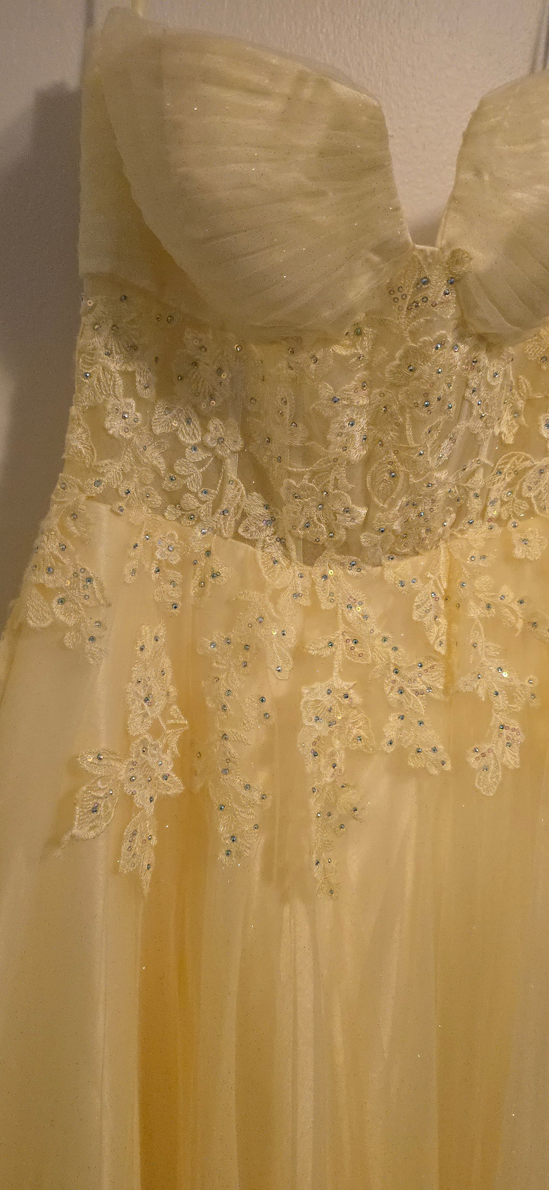 NWT Windsor Yellow Strapless Gown with Lace Appliqué - Thumbnail 2