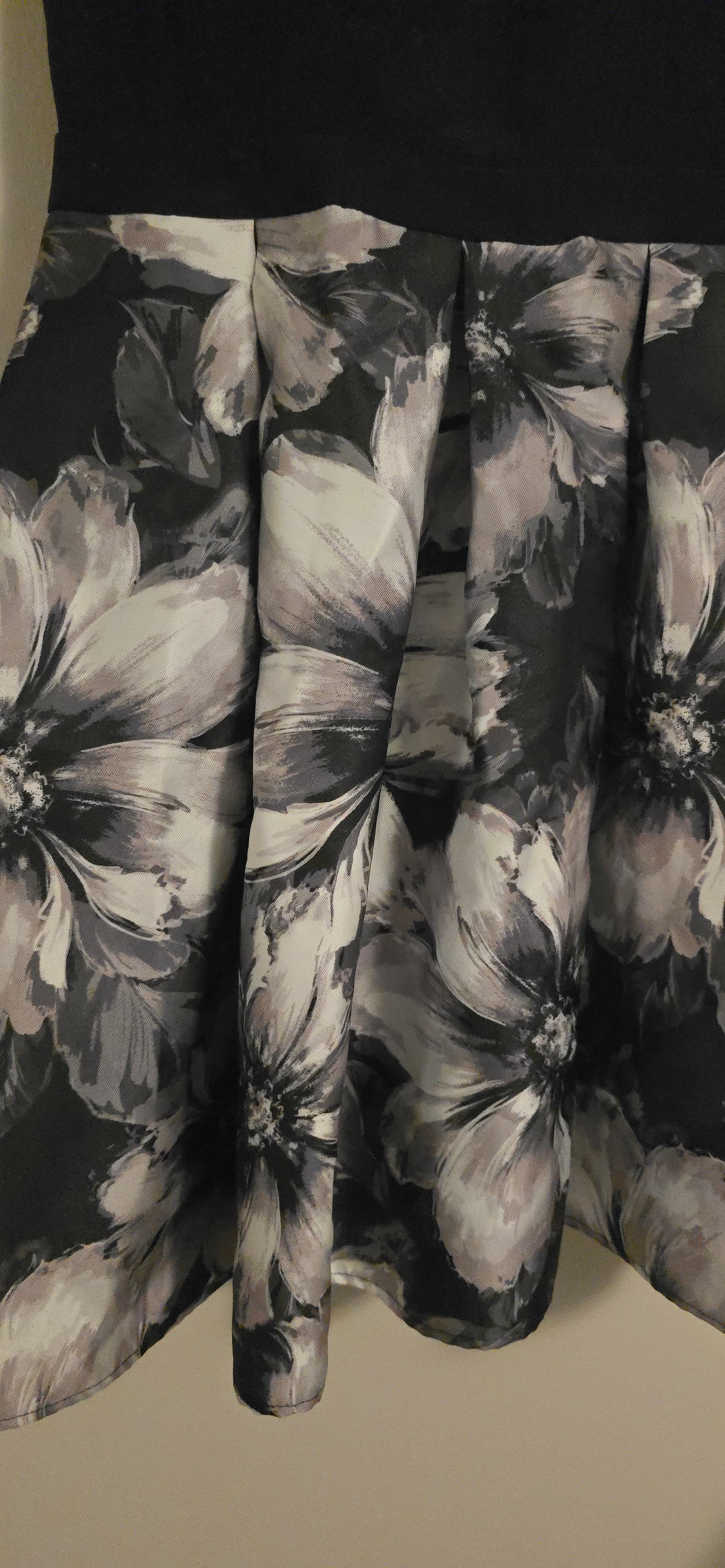 Morgan & Co. Floral Off-Shoulder A-Line Dress Size 5 - Thumbnail 3
