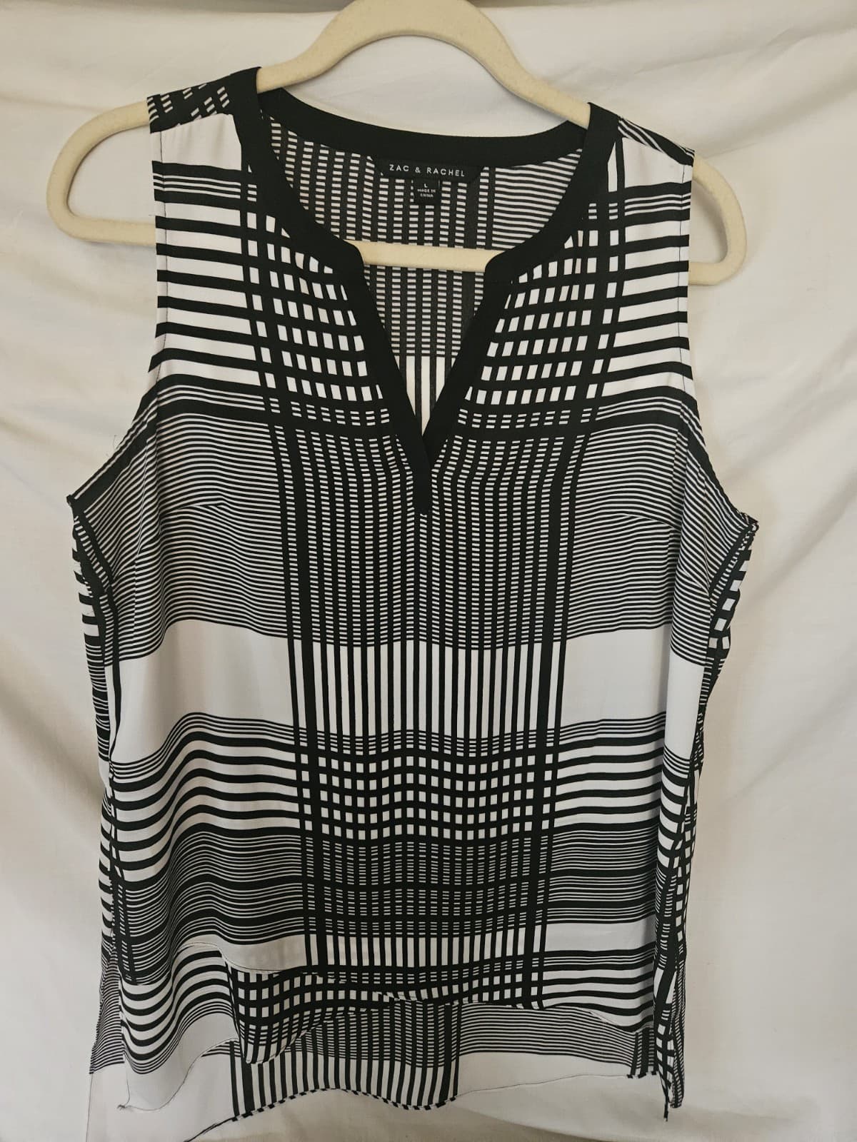 Zac & Rachel Large Black & White Abstract Striped Tank Blouse Sleeveless