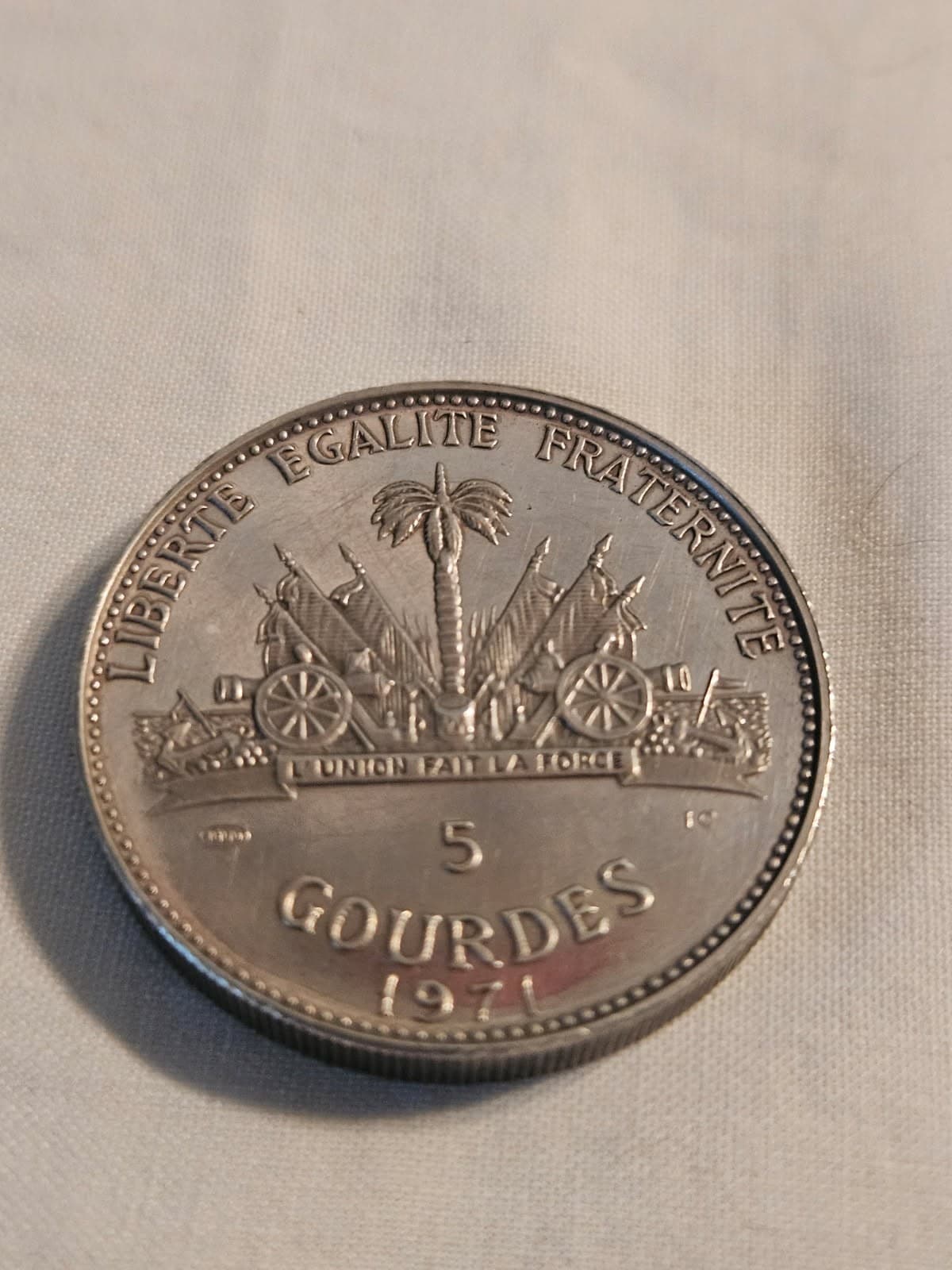 1971 Haitian 5 Gourdes Silver "Beach" Proof Coin - Thumbnail 2