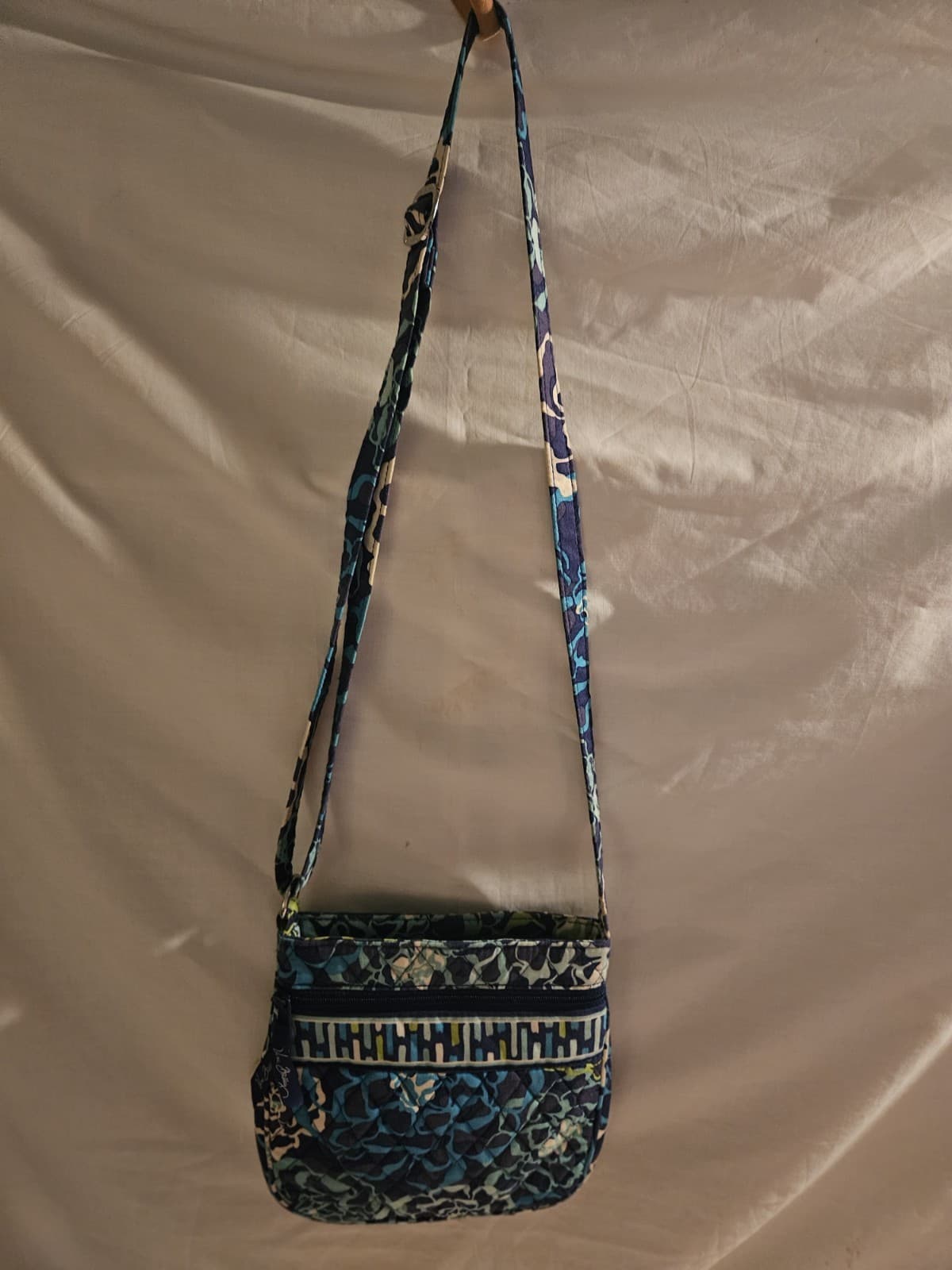 EUC Vera Bradley "Katalina Blues" Quilted Hipster Crossbody Purse Shoulder Bag
