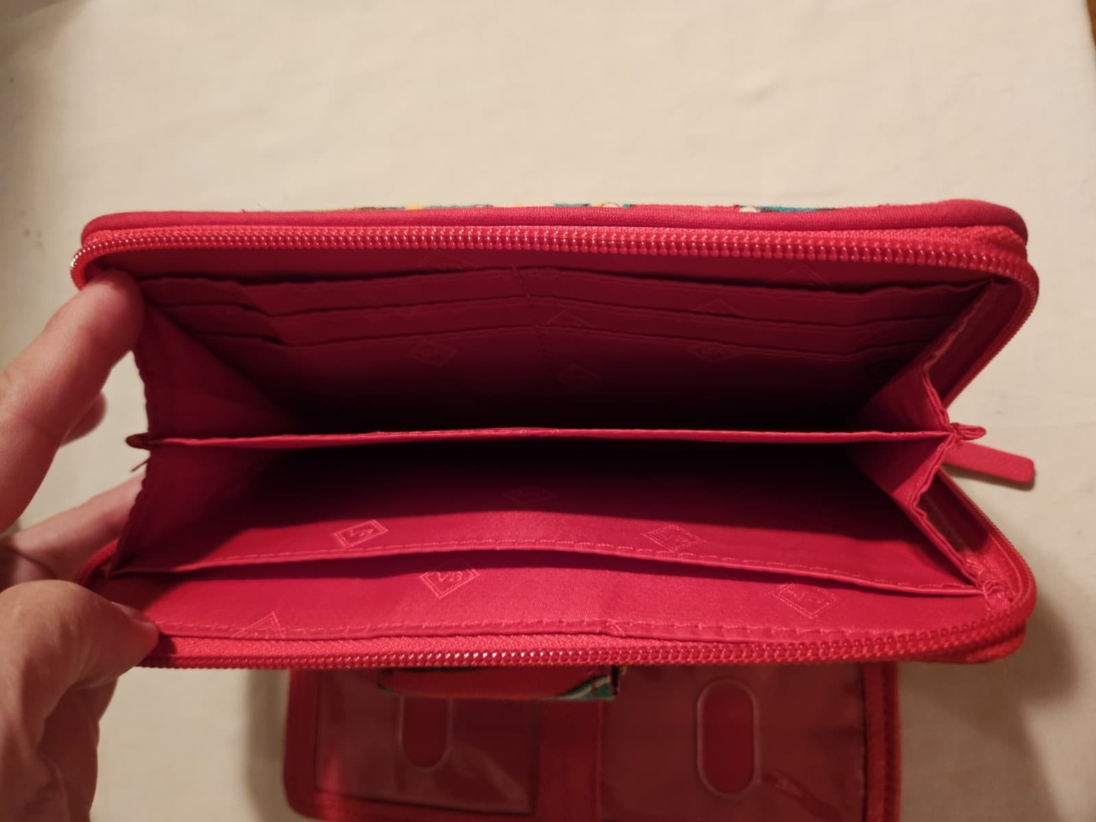 EUC Vera Bradley FRID "Rumba" Red Floral Quilted Wallet w/Turn Lock - Thumbnail 3