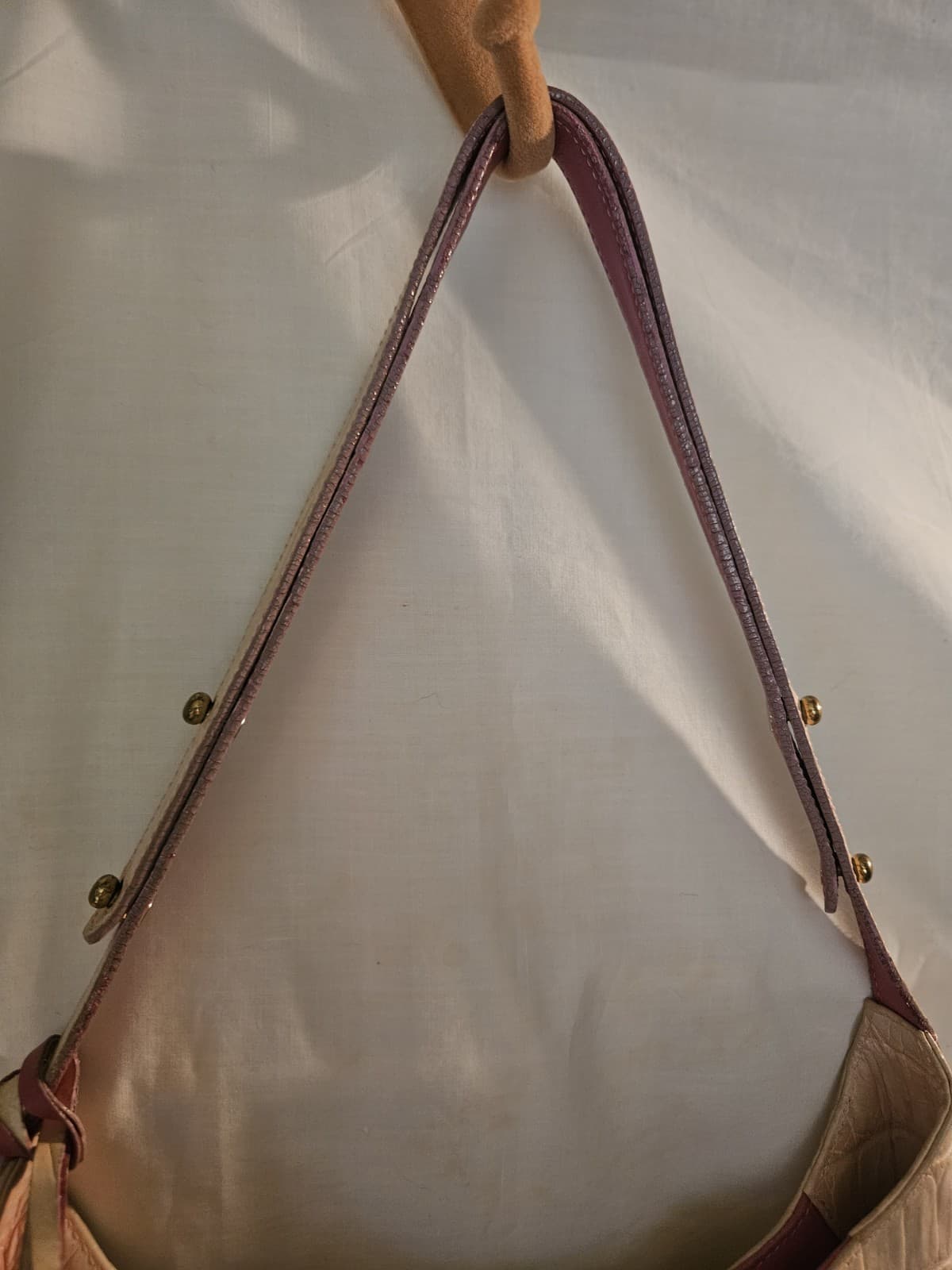 Brahmin Cream with Pink hues Leather Bucket style Hobo Shoulder Bag Purse GUC - Thumbnail 4