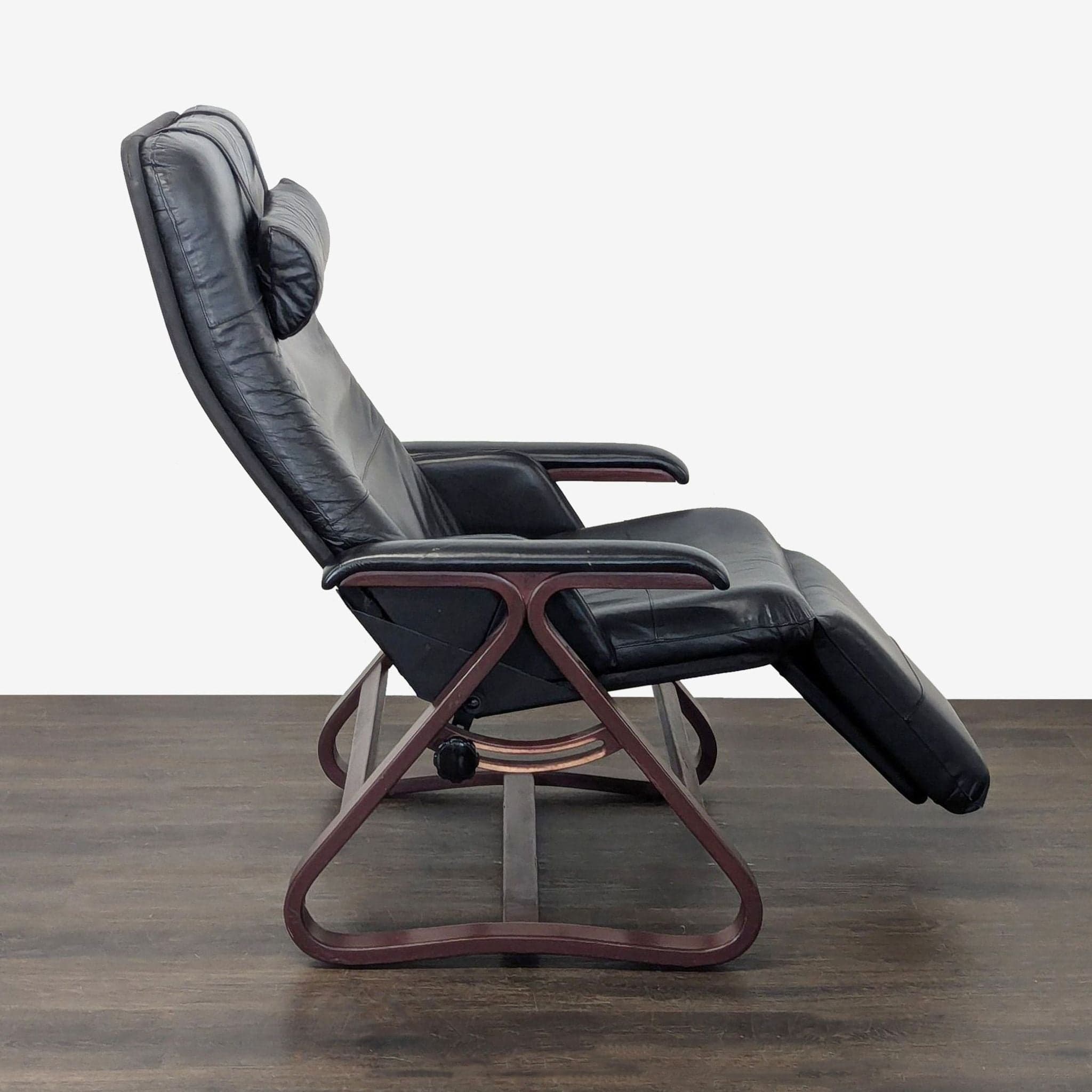 NEPSCO BackSaver Leather Zero-Gravity Recliner - Thumbnail 3