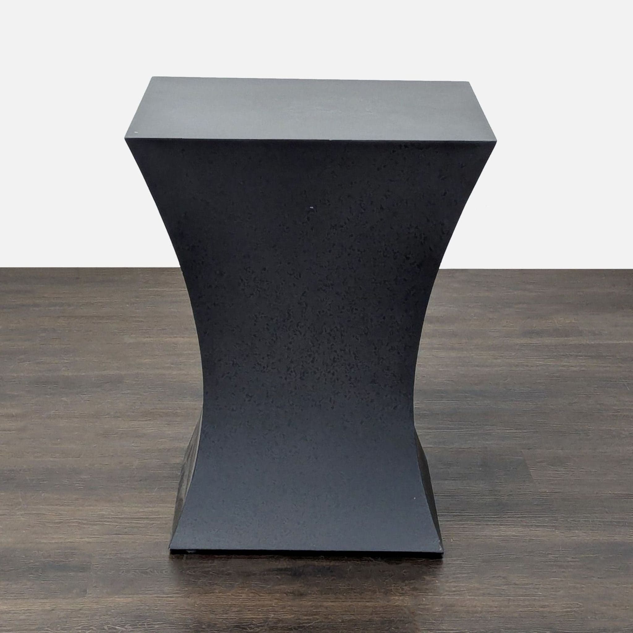 Room & Board Flare End Table - Thumbnail 3