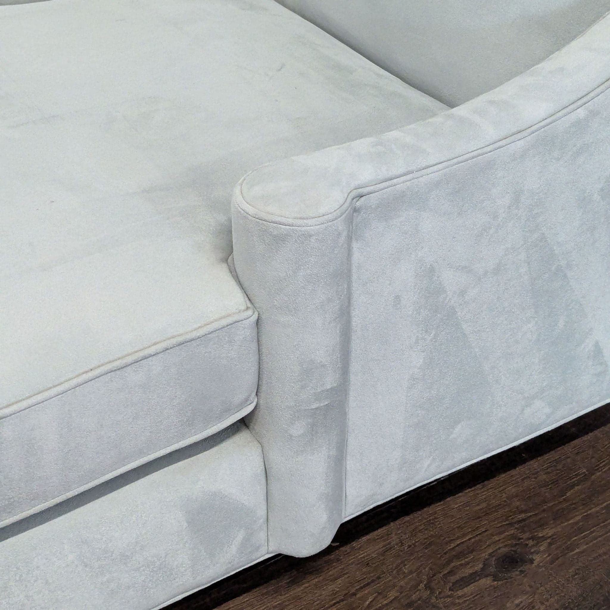 Light Blue Velvet Chaise Lounge Chair with Modern Design - Thumbnail 5