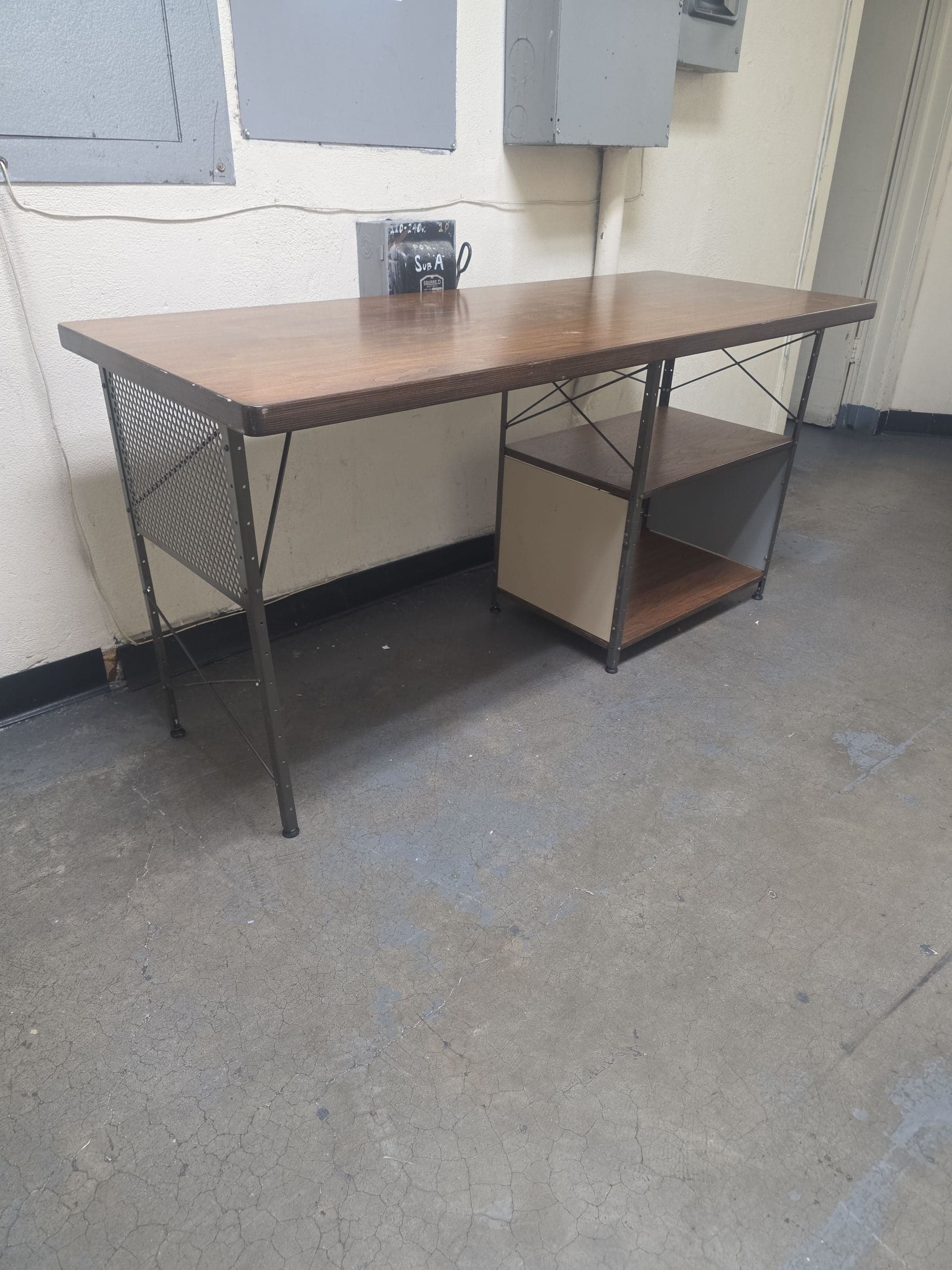 Vitra Eames Desk with Metal Frame and Side Shelves - Thumbnail 7