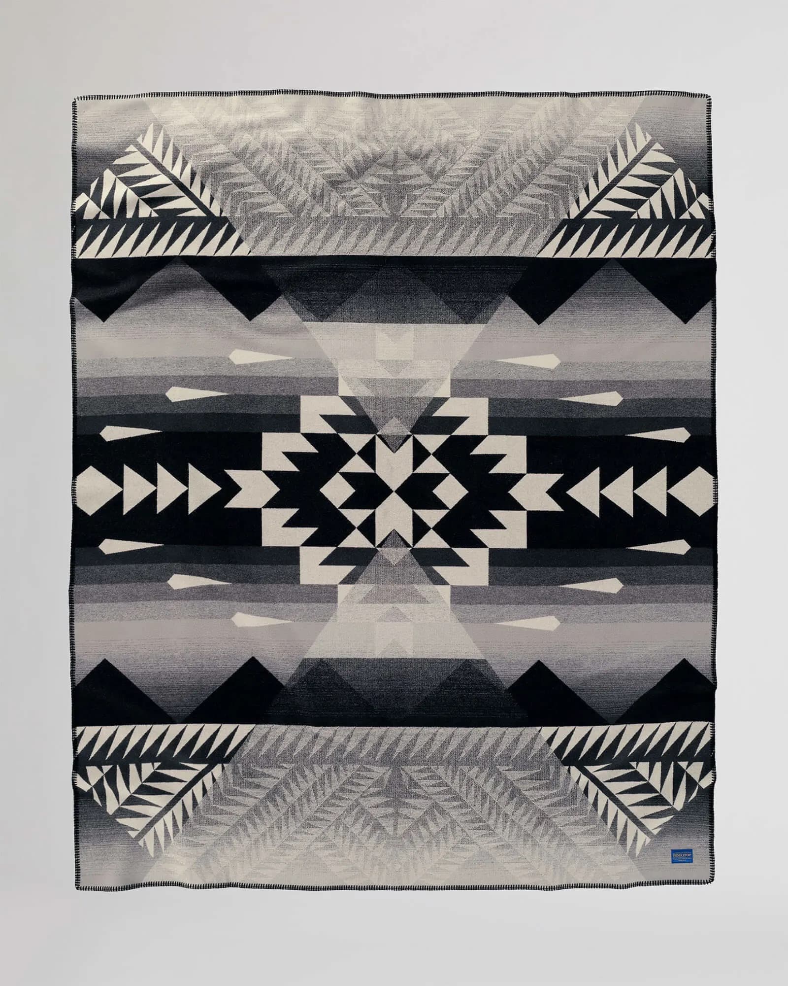 Nike N7 Seven Peaks Blanket - Regular