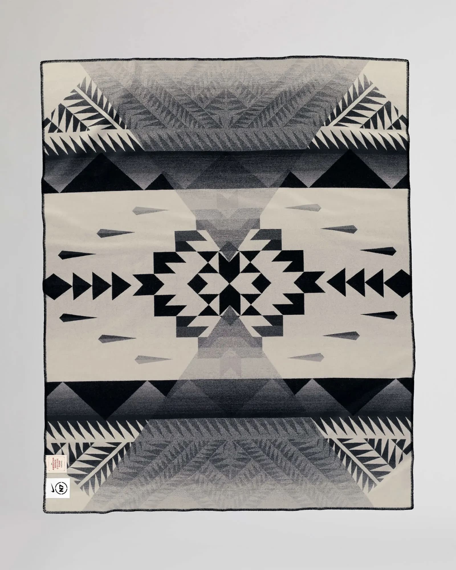 Nike N7 Seven Peaks Blanket - Regular - Thumbnail 2