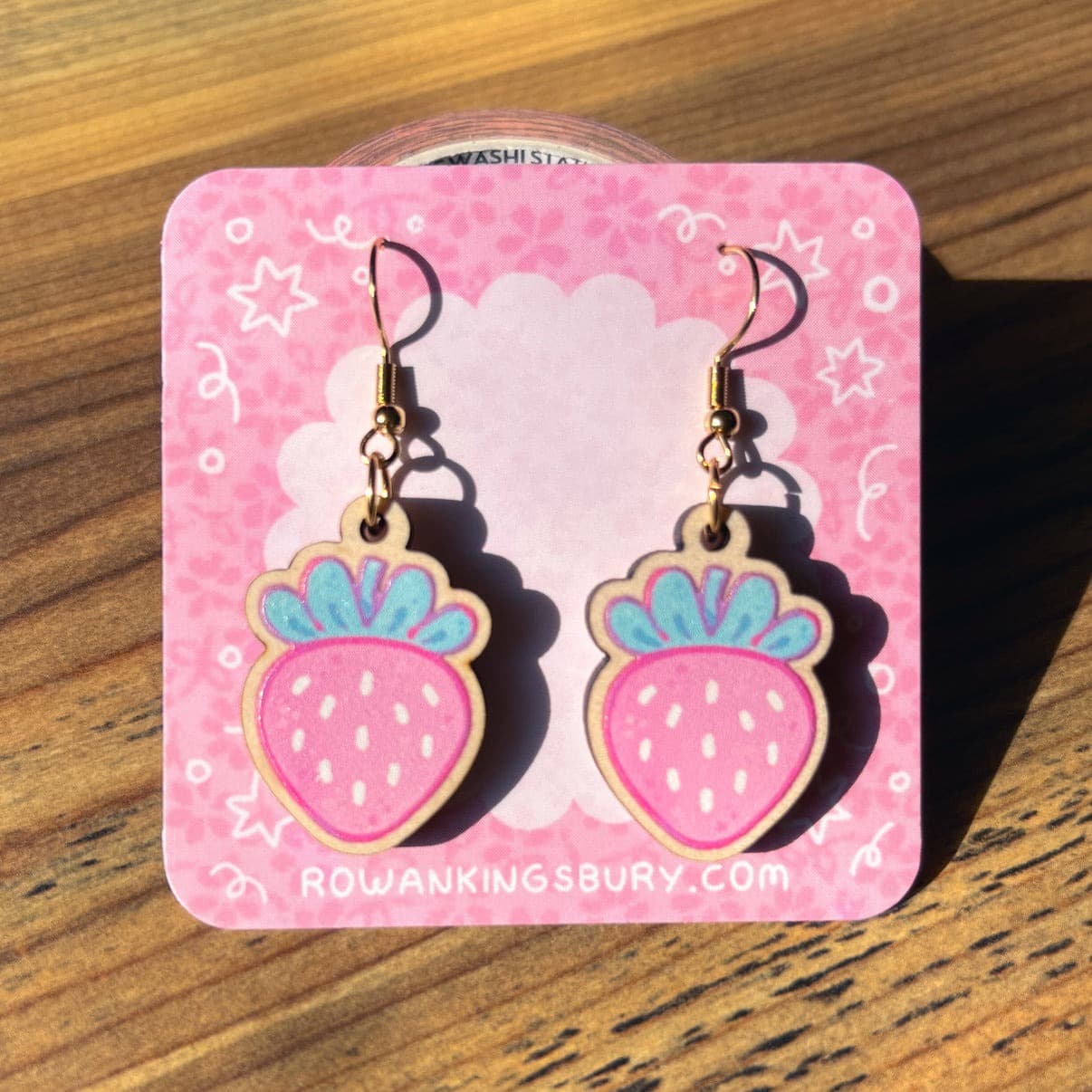 wooden pink strawberry earrings - Default