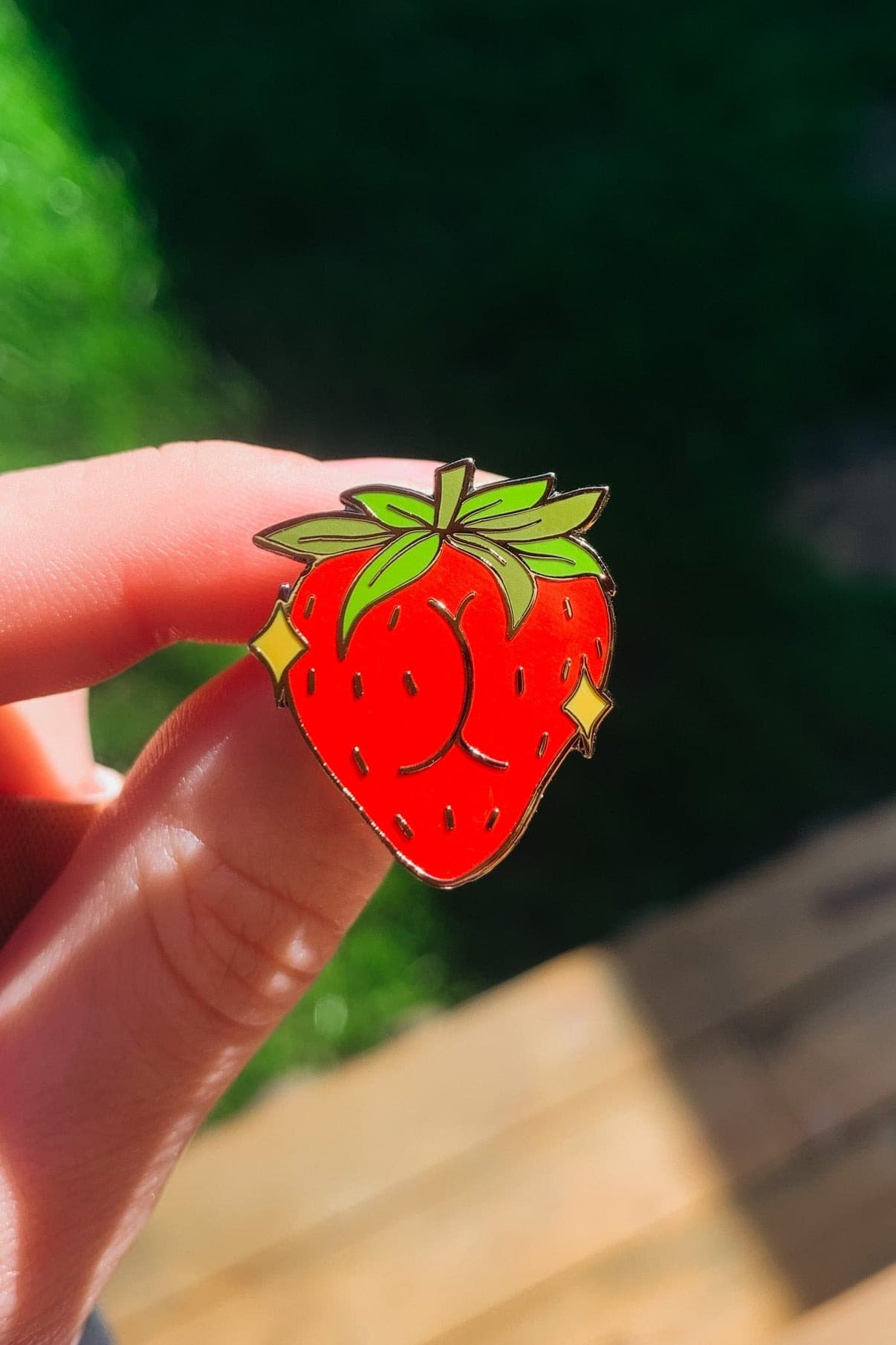 strawbooty enamel pin - Default - Thumbnail 3