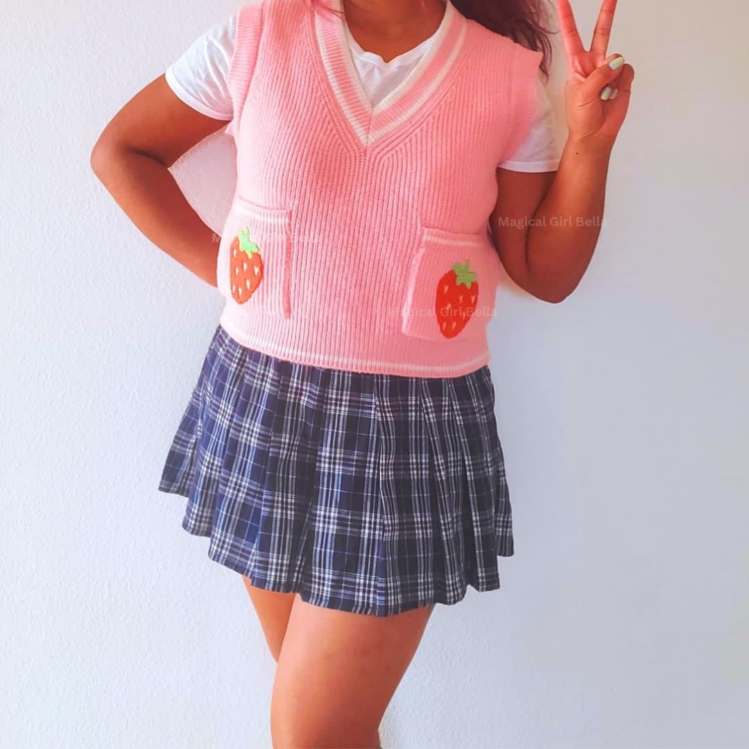 strawberry sweater vest - SM/MED - Thumbnail 2
