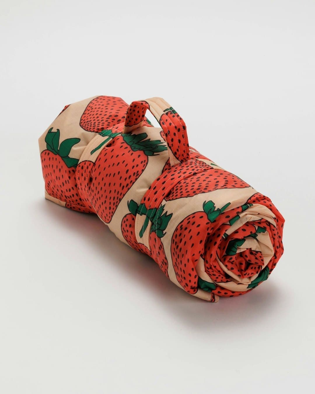 puffy strawberry picnic blanket - Default - Thumbnail 2