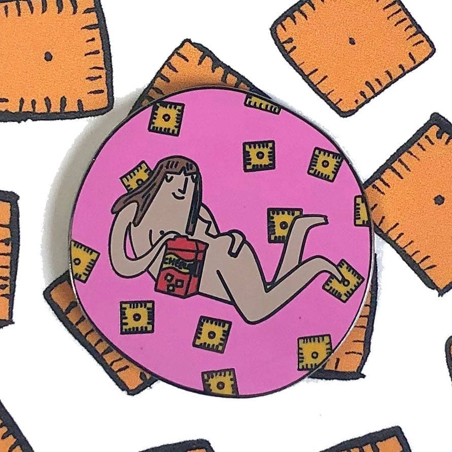i luv cheez-itz girl pin - Regular - Thumbnail 2
