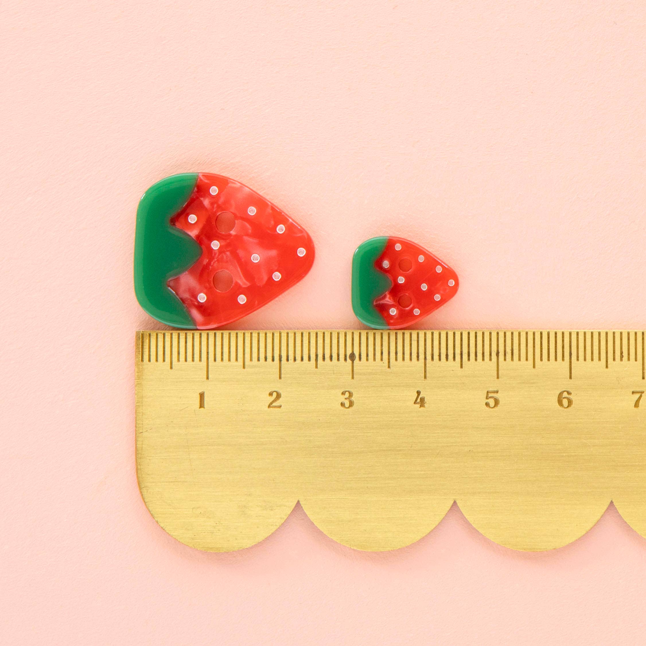 large 1" strawberry buttons - Regular - Thumbnail 3