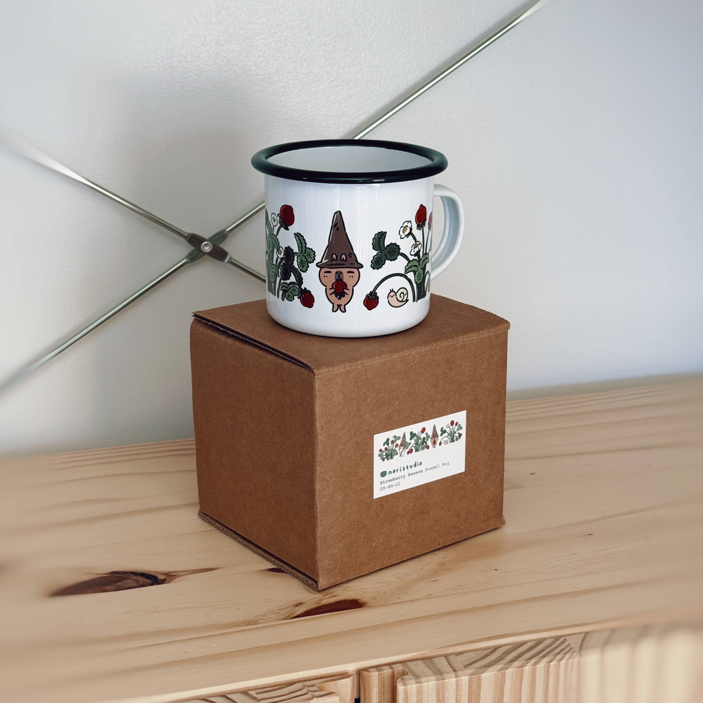 bubu & moonch strawberry season enamel mug - Regular - Thumbnail 3