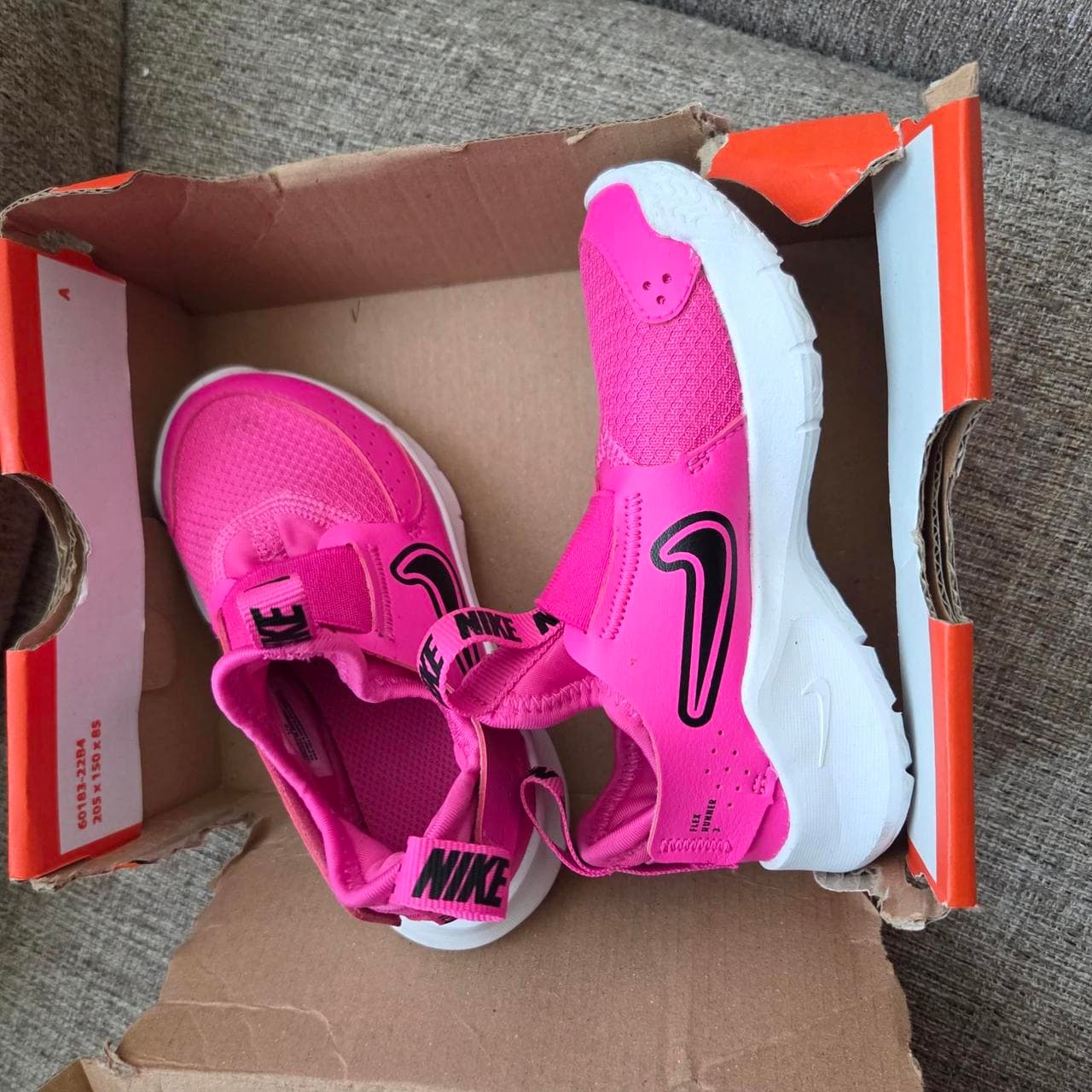 toddler girls Nike shoes 8c - Thumbnail 2