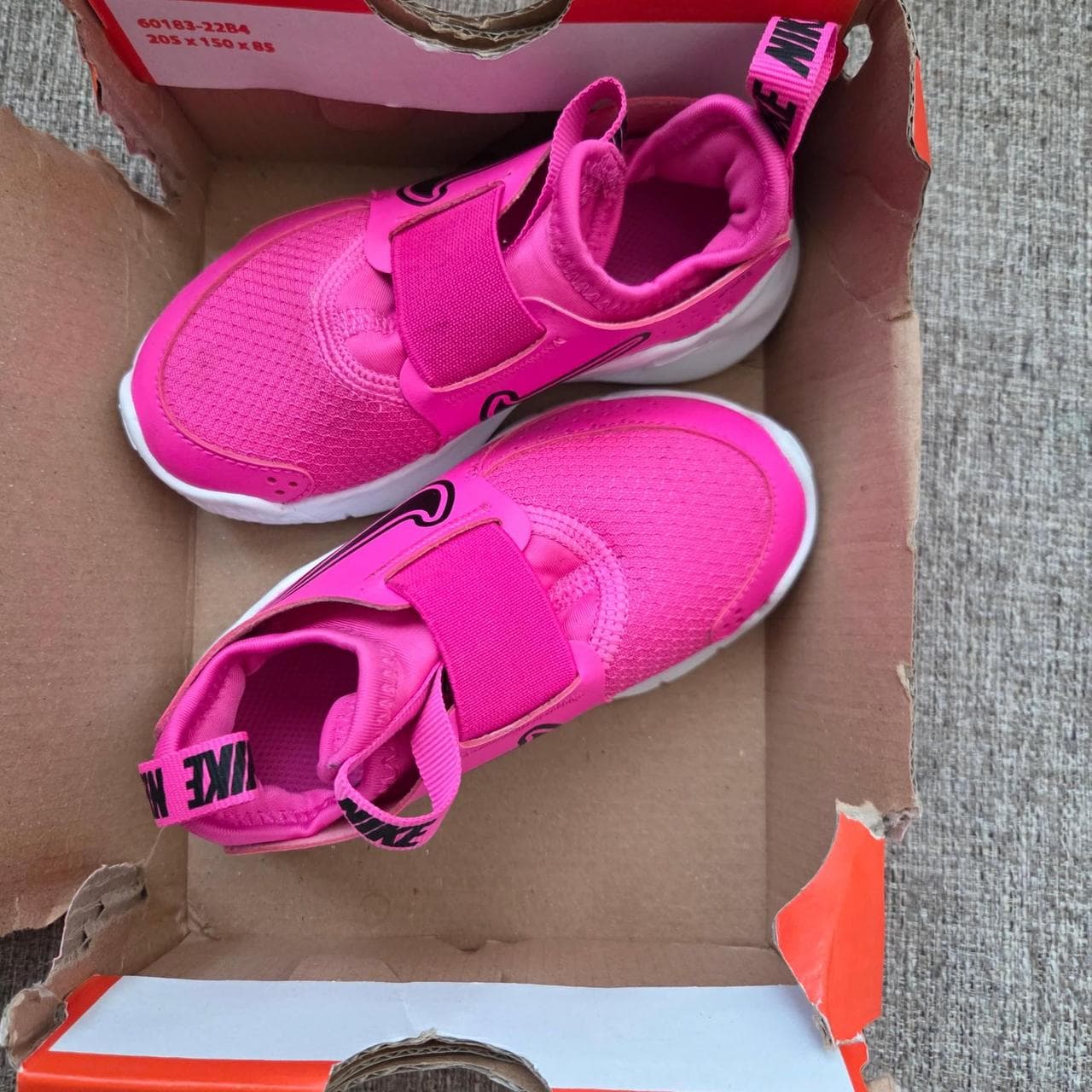 toddler girls Nike shoes 8c - Thumbnail 4