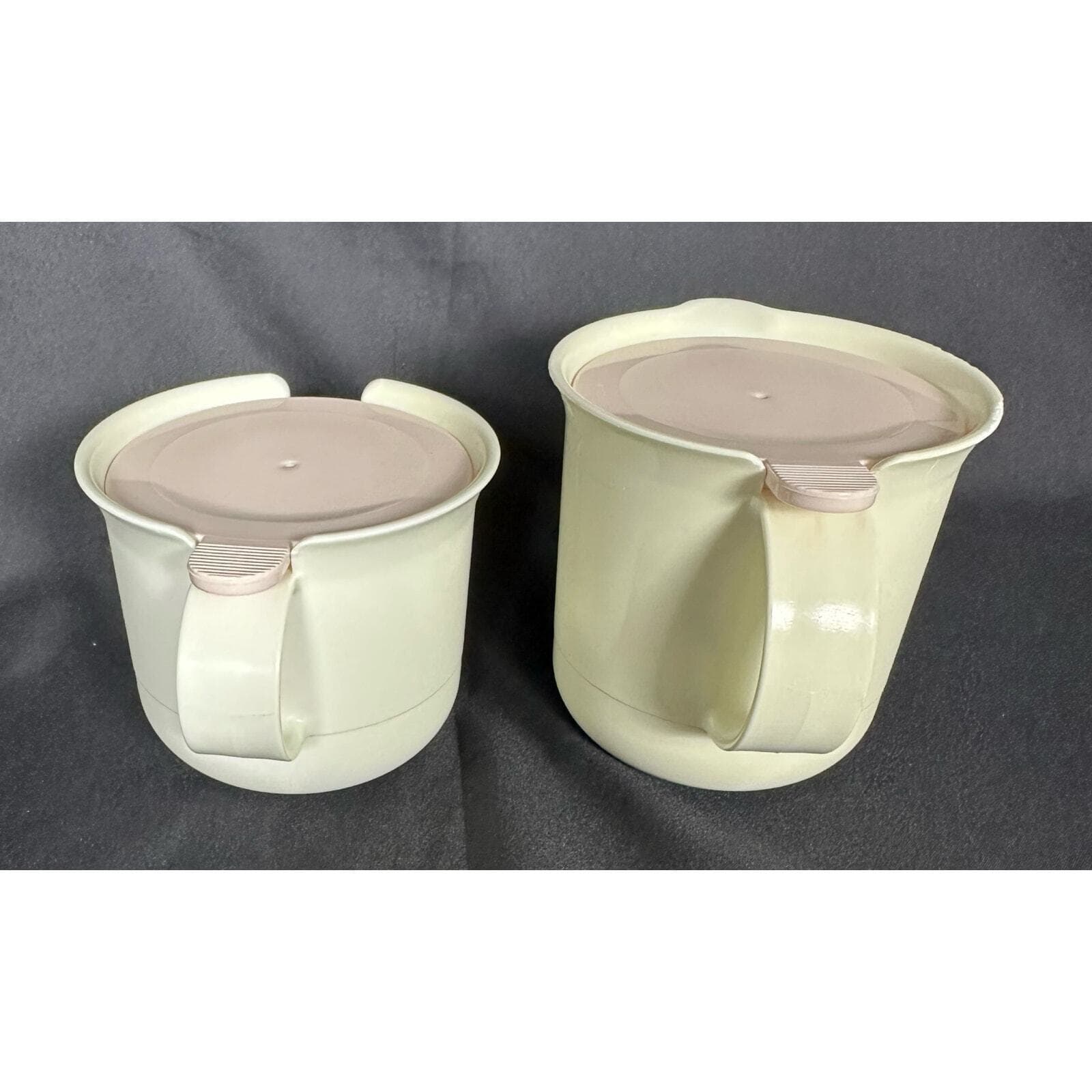 Tupperware Vintage Creamer 2309A & Sugar 23108 Pink Lids Ivory Base Set Vintage - Thumbnail 2