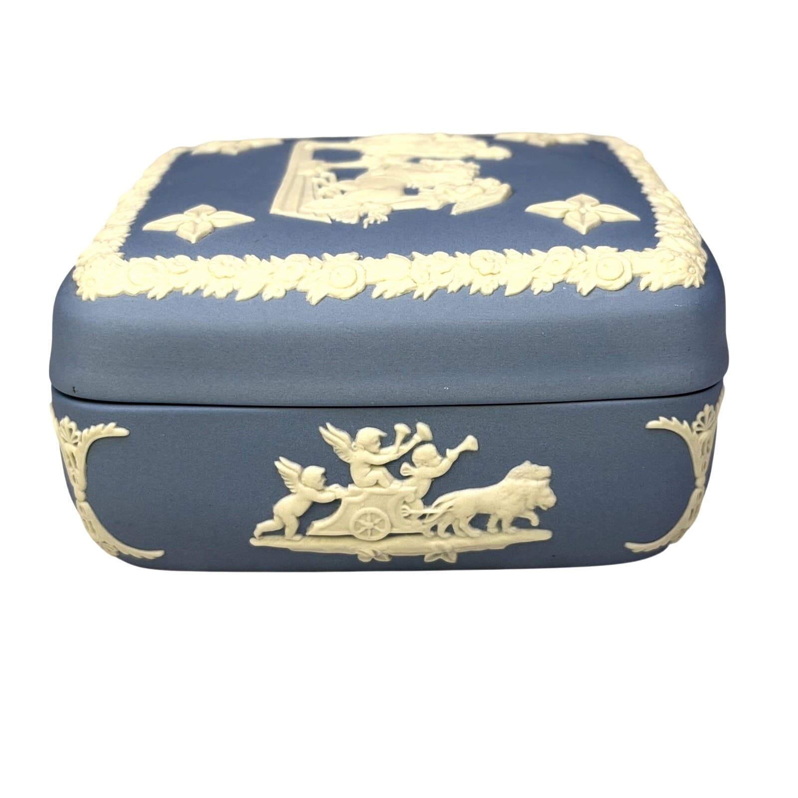 Wedgwood Blue Jasperware Trinket Box Cherub Chariot Relief 4” England - Thumbnail 6