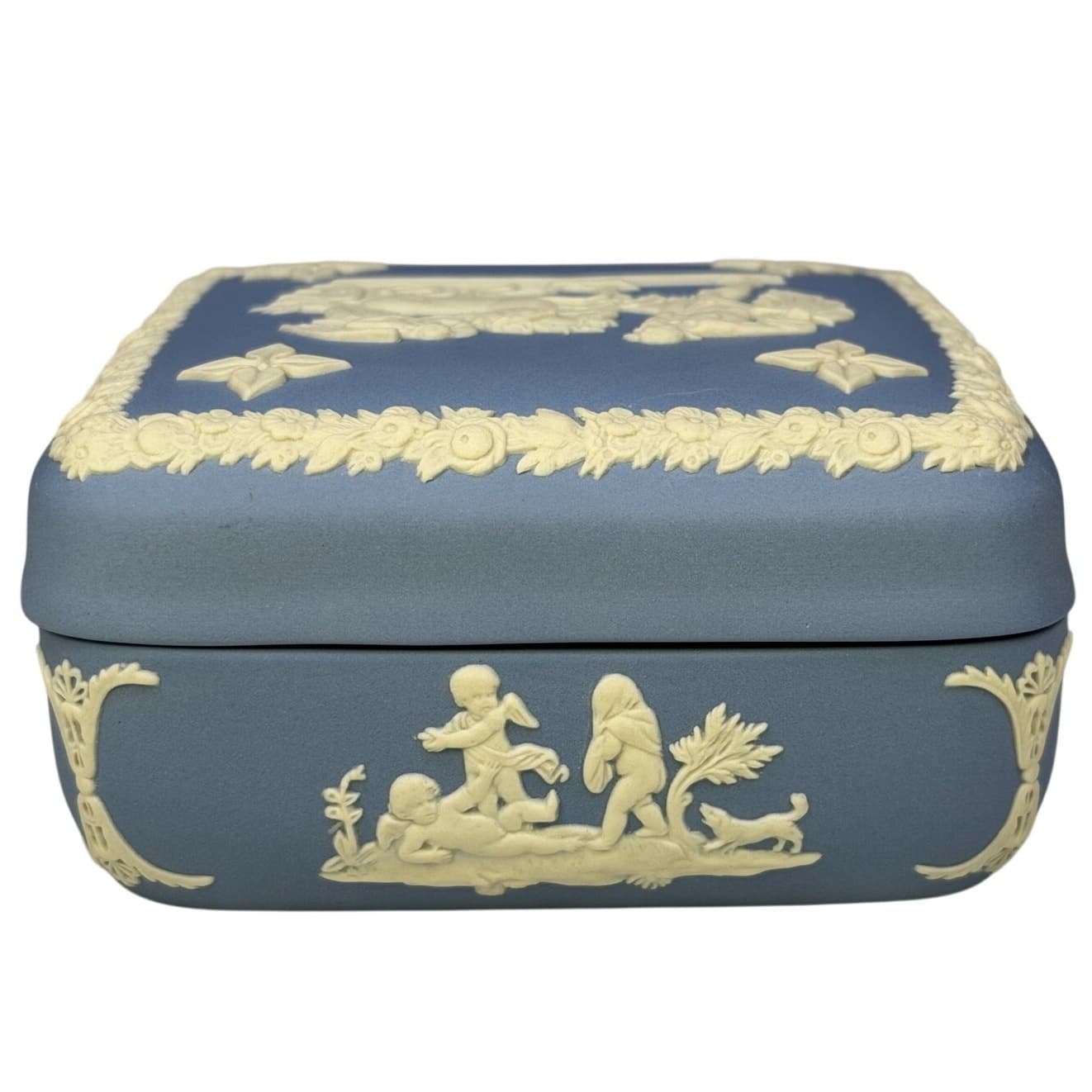 Wedgwood Blue Jasperware Trinket Box Cherub Chariot Relief 4” England - Thumbnail 8