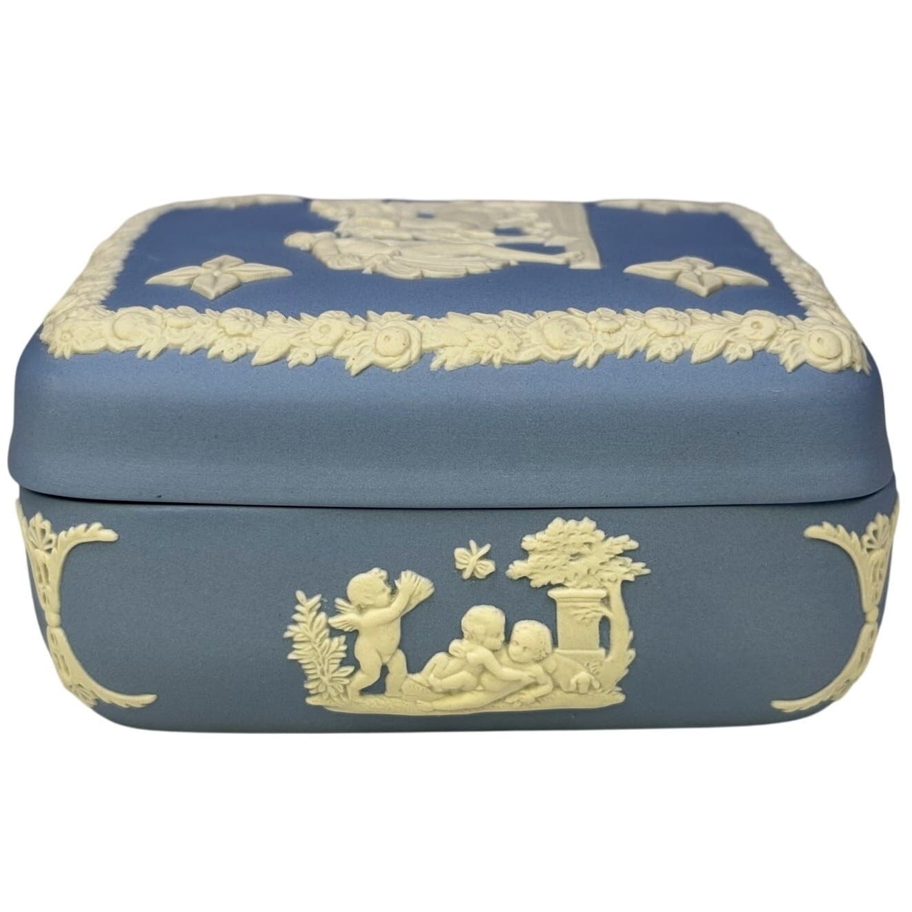 Wedgwood Blue Jasperware Trinket Box Cherub Chariot Relief 4” England - Thumbnail 12
