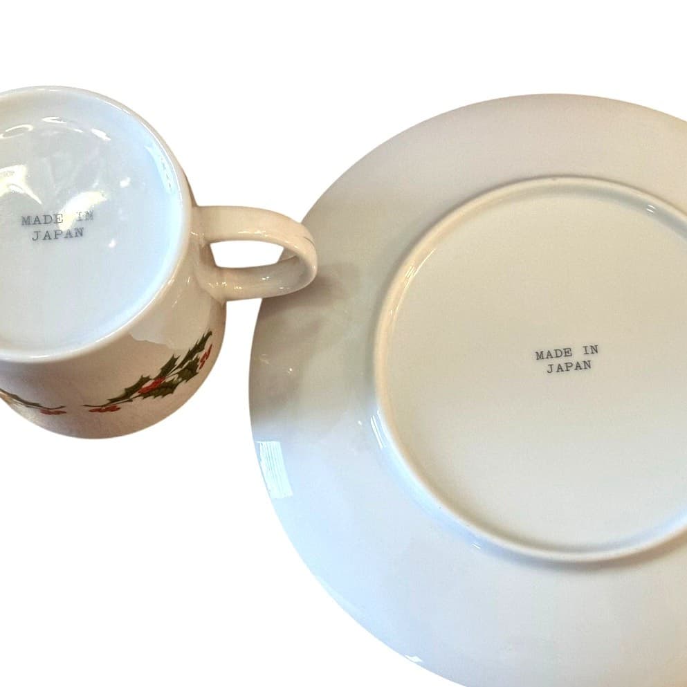 Christmas Holly Berries Japan Gold Rim Porcelain Holiday Mugs & Plates-Set of 4 - Thumbnail 5