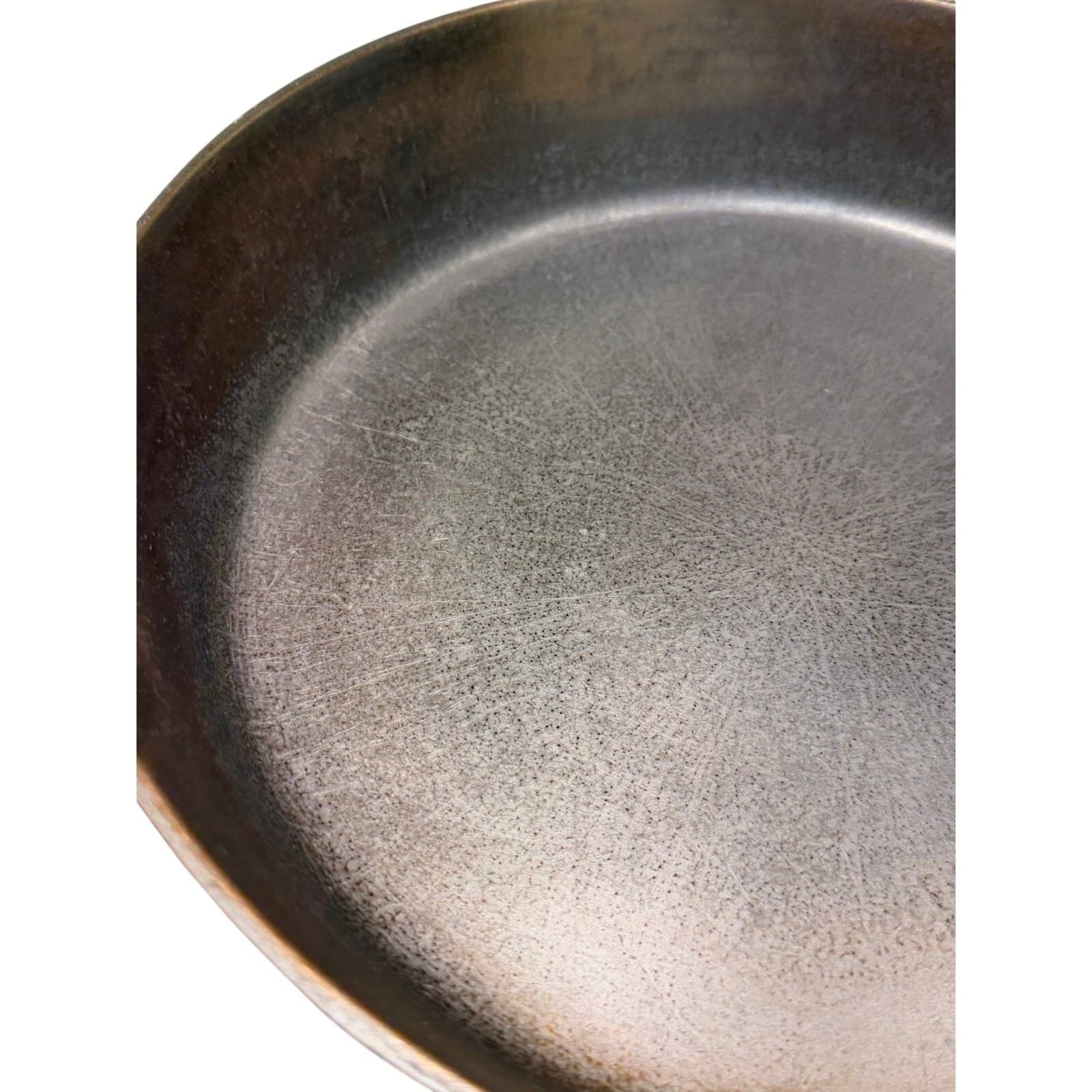 Griswold #7 Vintage Cast Iron Skillet-Flat 701 Block Logo Erie PA Seasoned USA - Thumbnail 8
