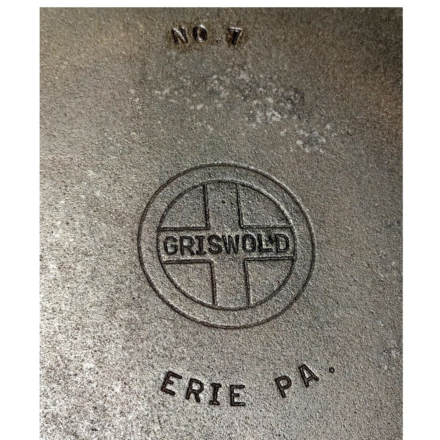 Griswold #7 Vintage Cast Iron Skillet-Flat 701 Block Logo Erie PA Seasoned USA - Thumbnail 4