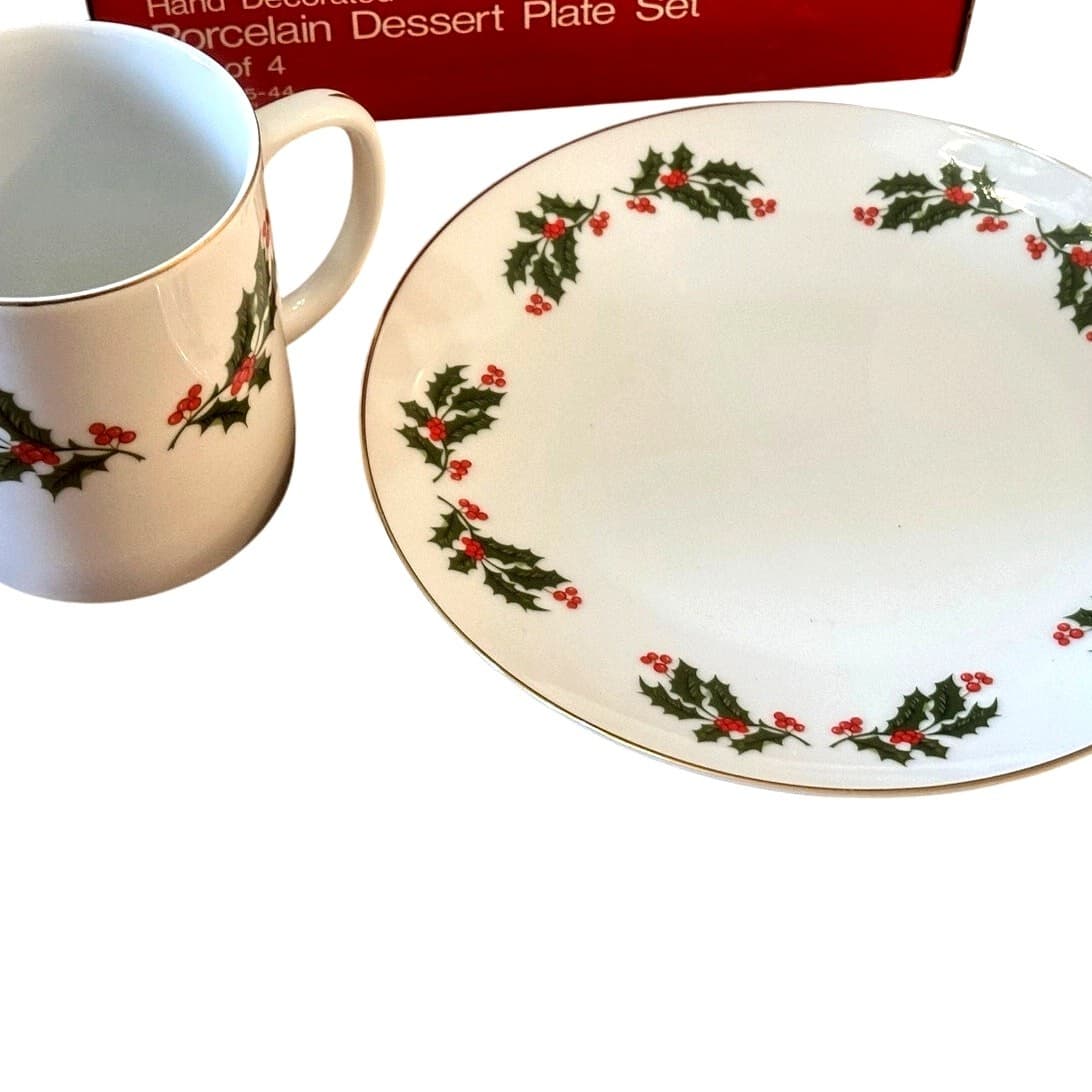 Christmas Holly Berries Japan Gold Rim Porcelain Holiday Mugs & Plates-Set of 4 - Thumbnail 4