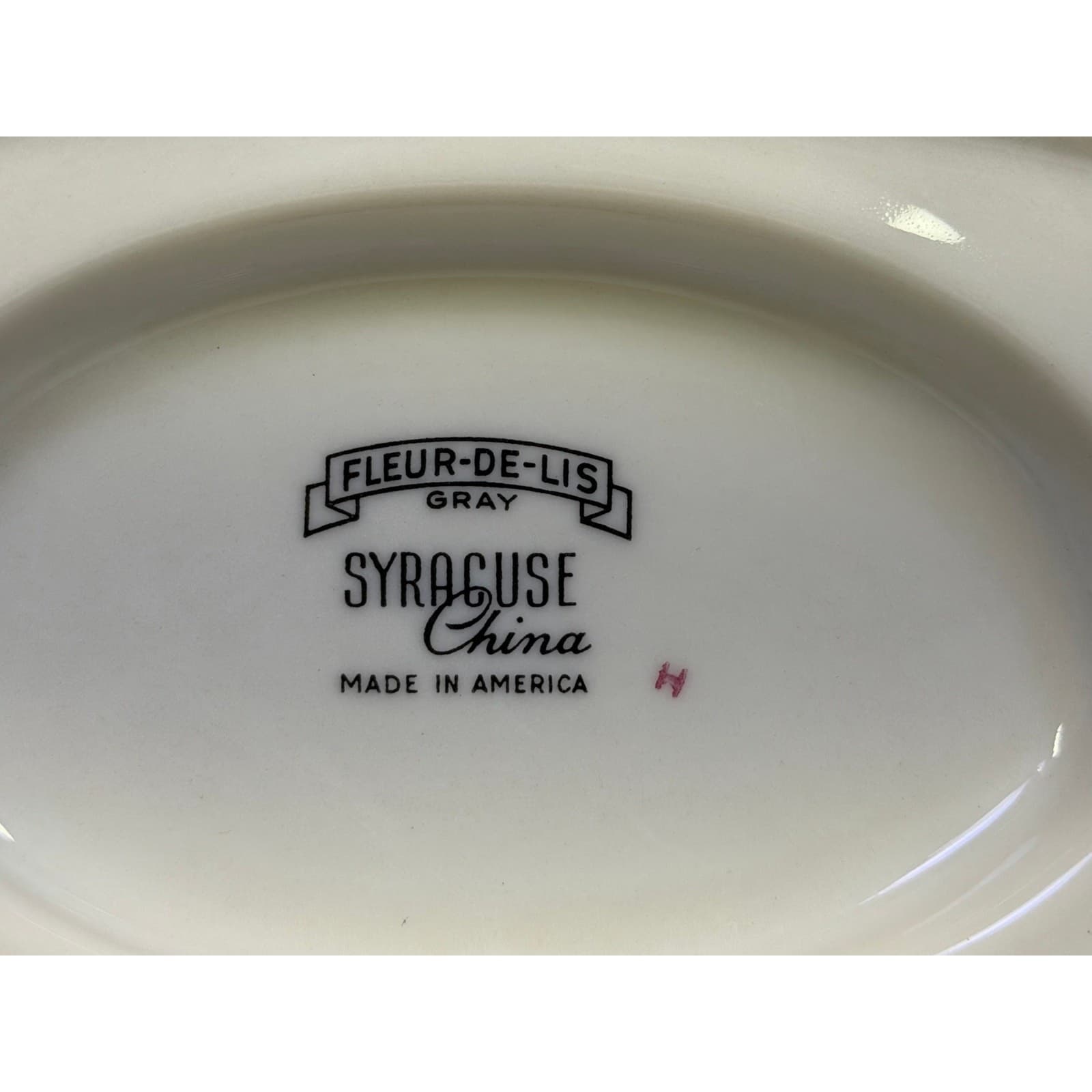 Syracuse Retired 1962-1966 'Fleur De Lis Gray' Gravy Boat with Underplate-Rare - Thumbnail 5