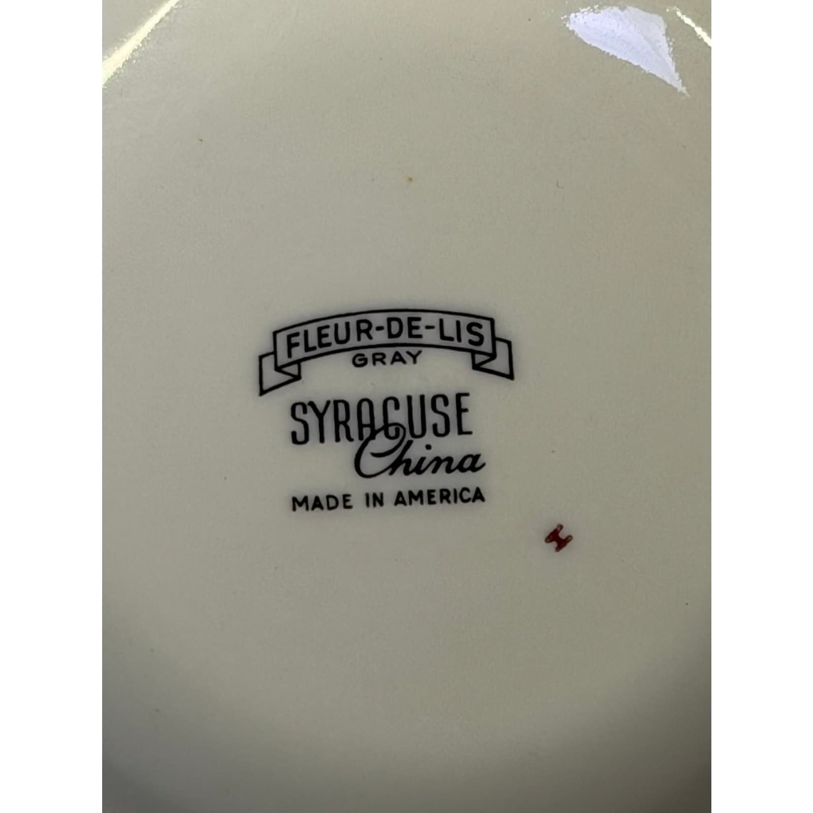 Syracuse Retired 1962-1966 'Fleur De Lis Gray' 8.5" Vegetable Bowl with Lid-Rare - Thumbnail 6