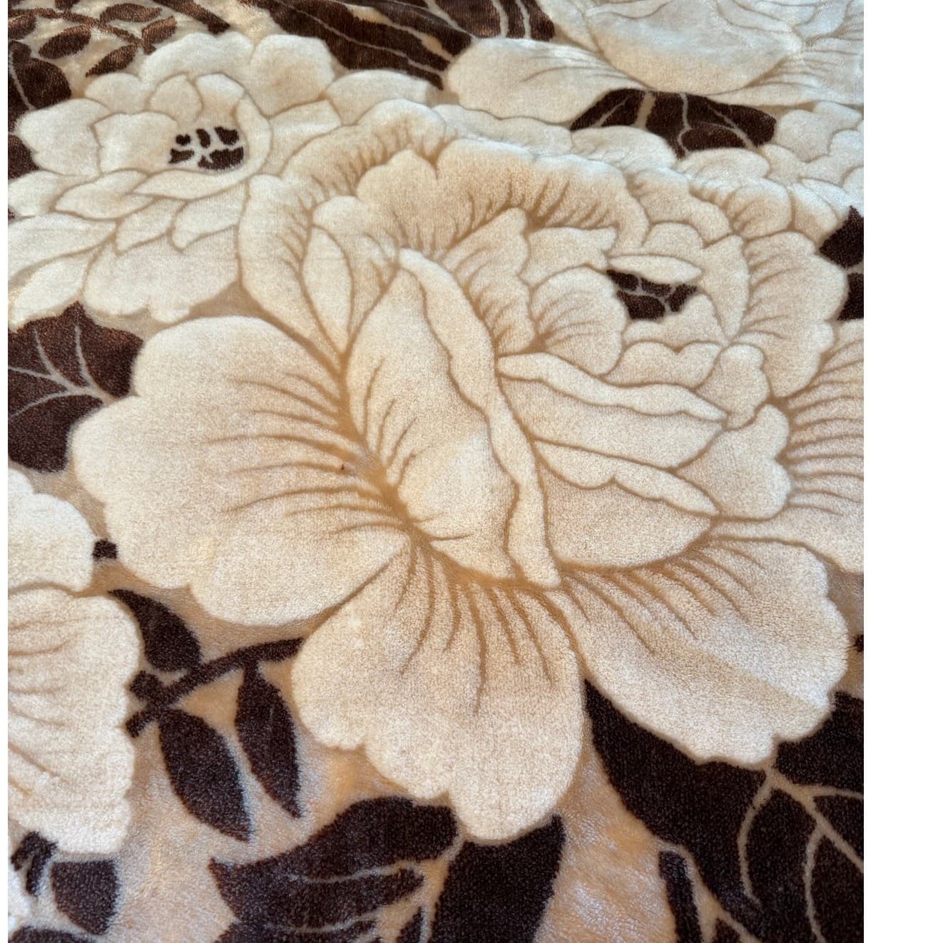 Vintage Korean Mink Blanket Neutral Floral Plush Soft Heavy Beige Brown Throw - Thumbnail 3