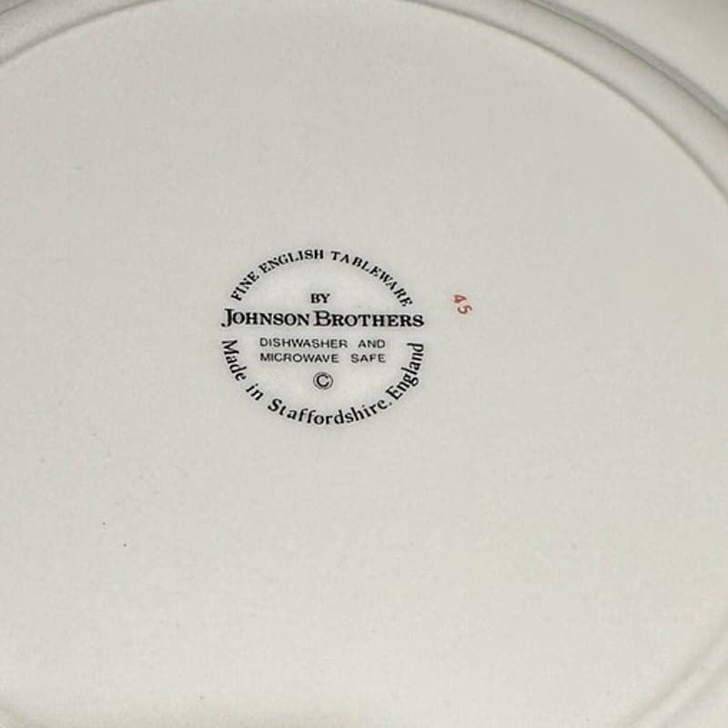 Johnson Brothers England Brookshire 8.75" Rimmed Soup Bowl-Excellent-Rare! - Thumbnail 4