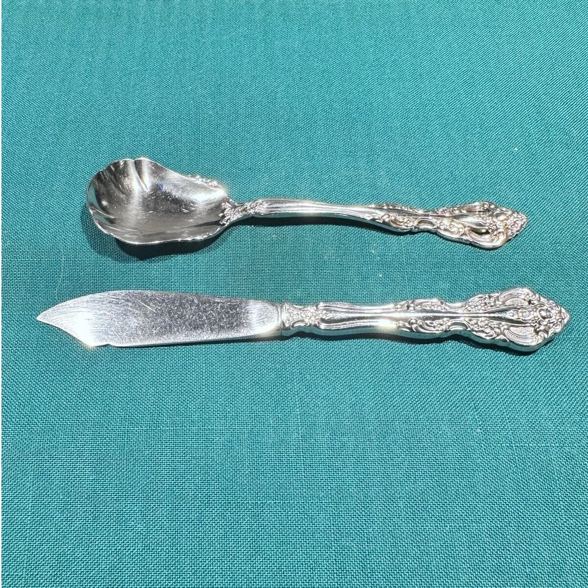 Oneida Michelangelo Cube Heirloom Stainless Sugar Spoon/Butter Spreader-Set of 2 - Thumbnail 3