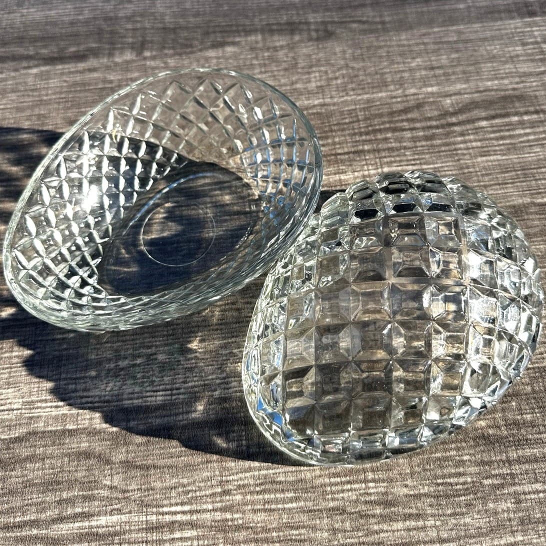 Stunning Glass Diamond Design Egg Shaped Candy Trinket Dish with Lid-Excellent - Thumbnail 6