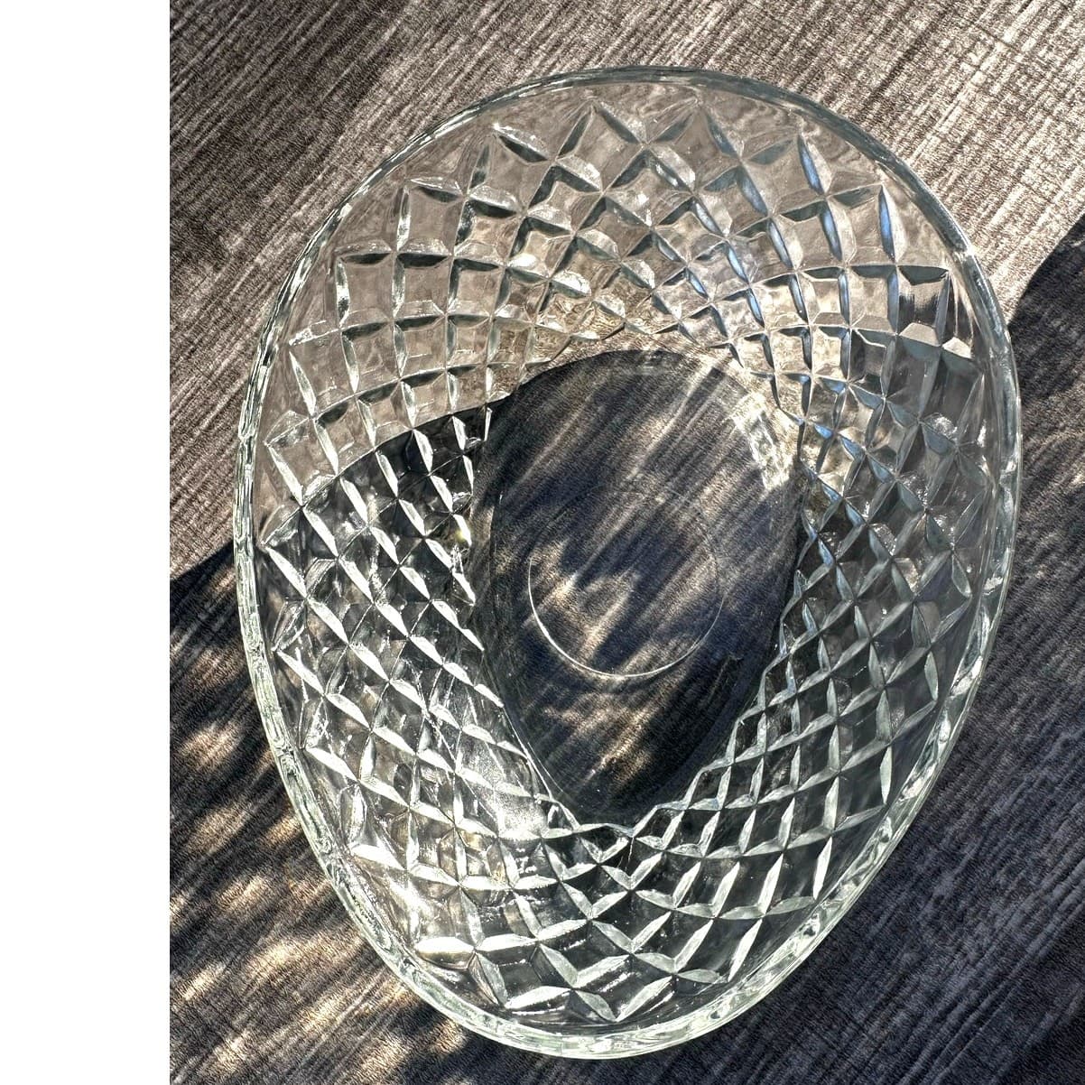 Stunning Glass Diamond Design Egg Shaped Candy Trinket Dish with Lid-Excellent - Thumbnail 5