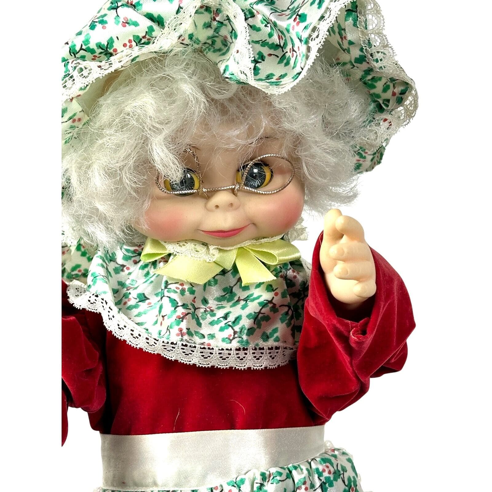 Rennor Lighted and Animated Mrs. Claus-22 Inches Tall-Very Good Condition! - Thumbnail 2