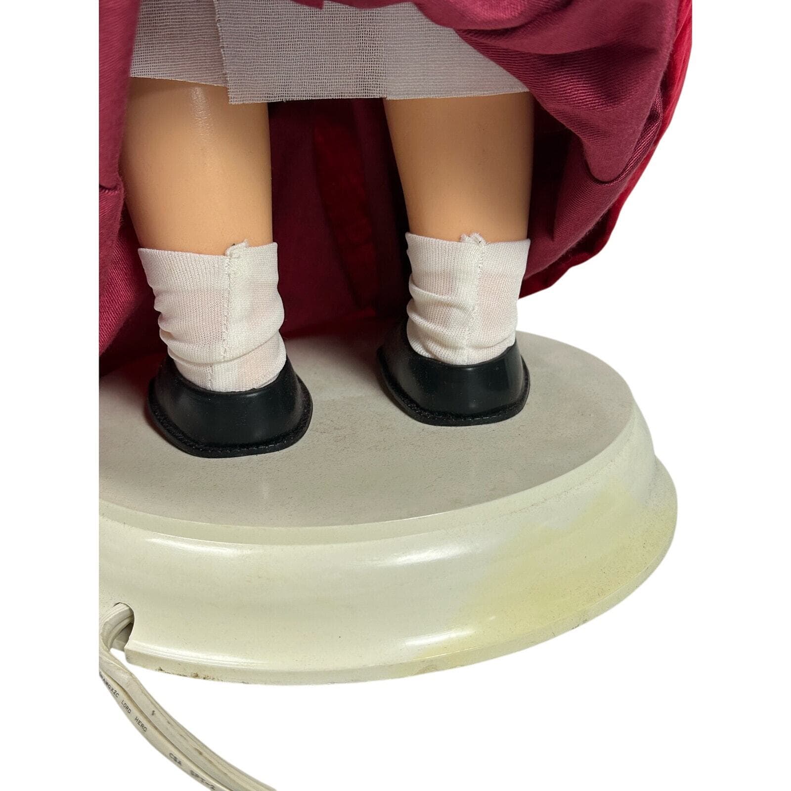 Rennor Lighted and Animated Mrs. Claus-22 Inches Tall-Very Good Condition! - Thumbnail 12