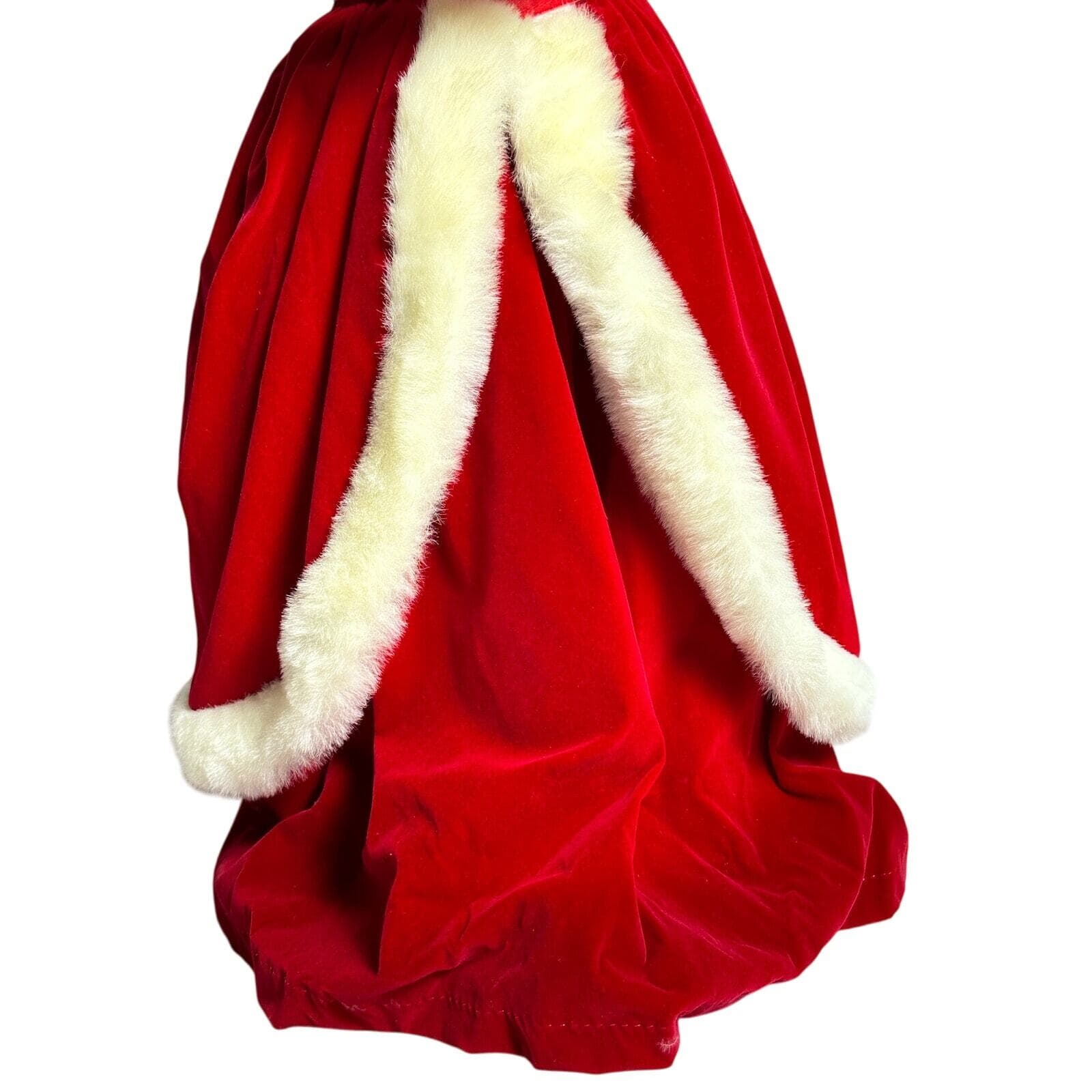 Rennor Lighted and Animated Victorian Christmas Caroler Girl-24" Tall Vintage! - Thumbnail 4