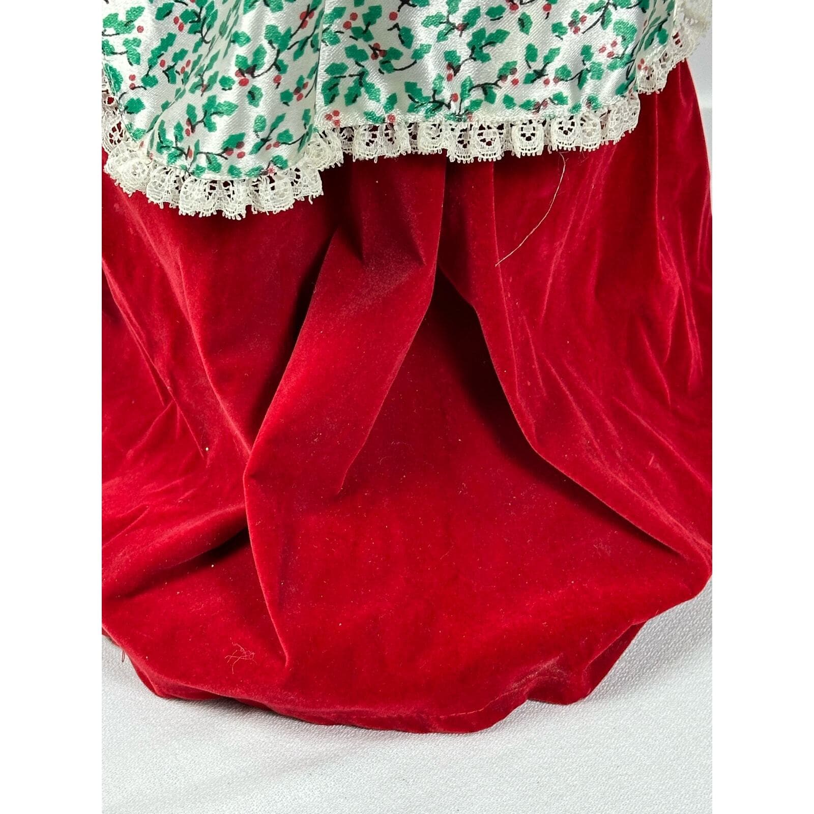 Rennor Lighted and Animated Mrs. Claus-22 Inches Tall-Very Good Condition! - Thumbnail 9